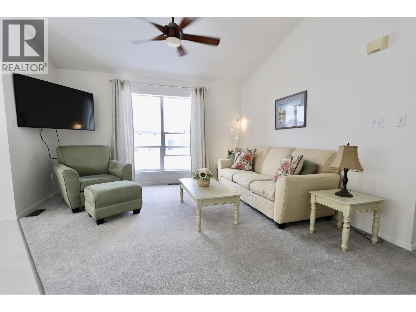 Photo 9 of 27 — 5446 WOODOAK CRESCENT · Prince George, BC