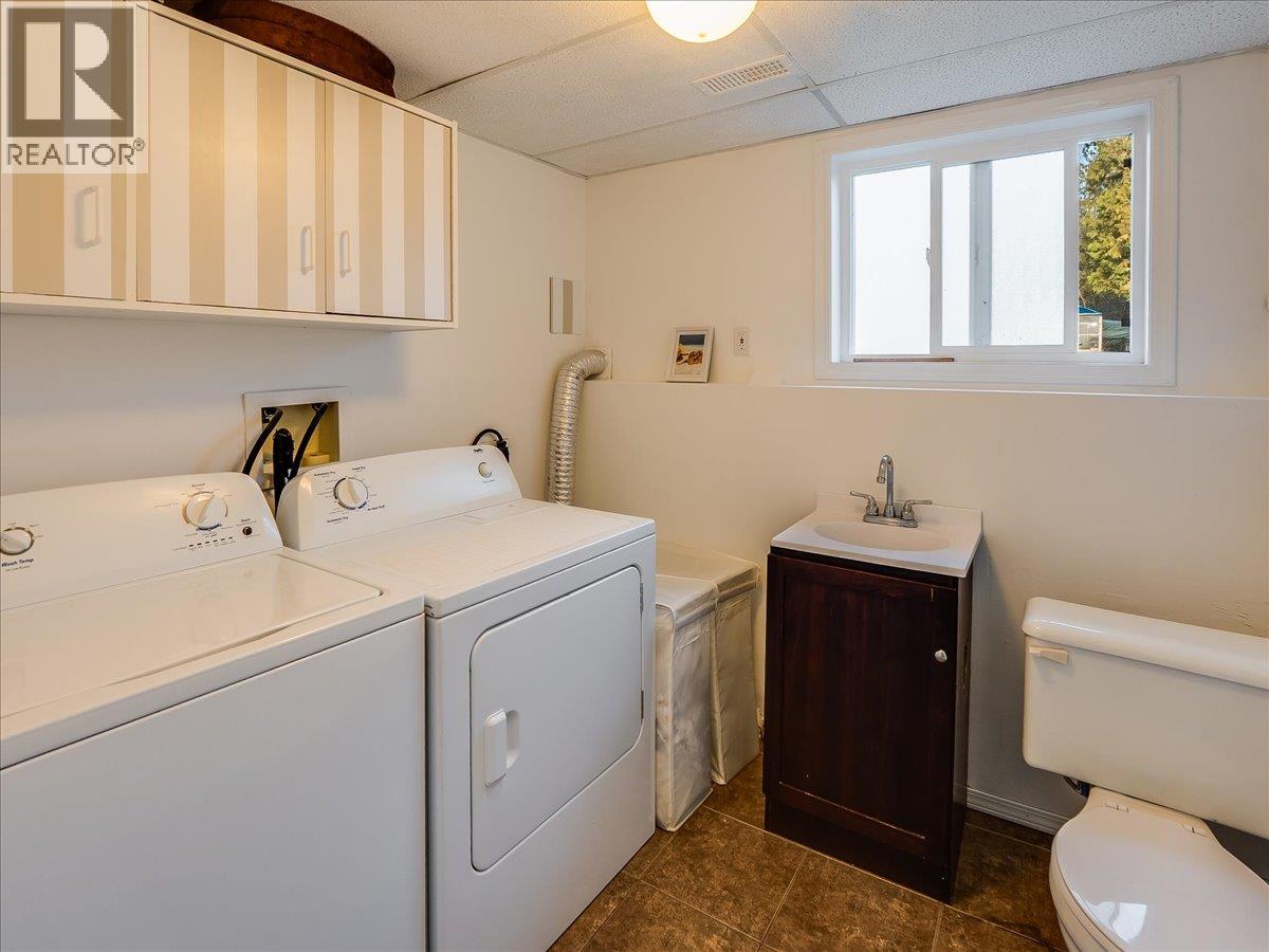 1359 Grosvenor Place - 36