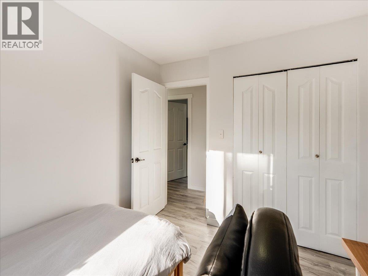 1359 Grosvenor Place - 27