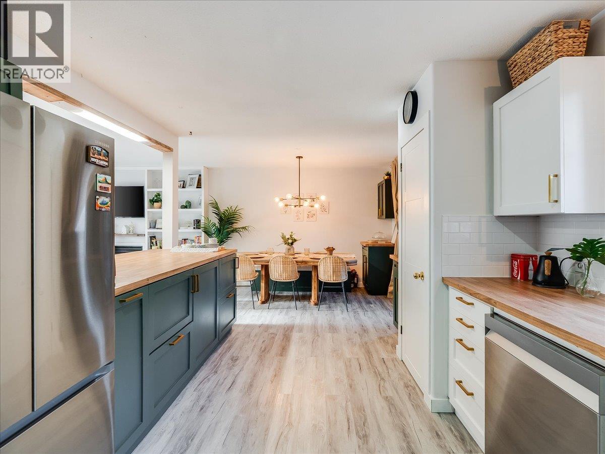 1359 Grosvenor Place - 4