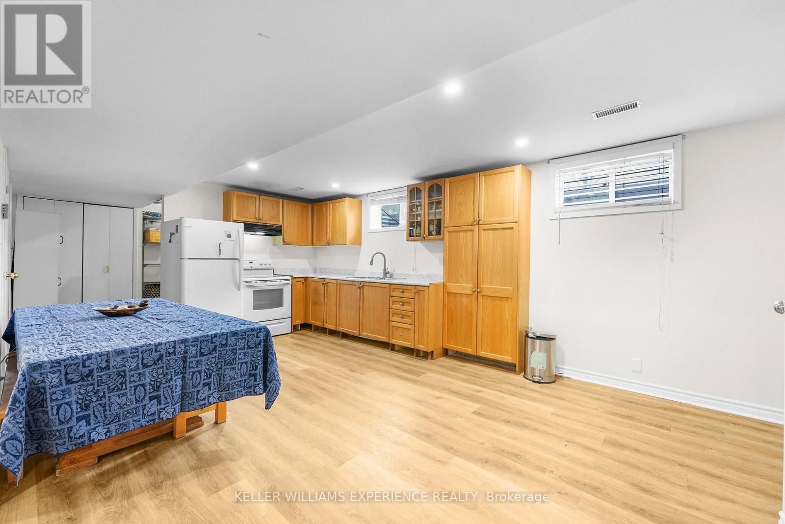 190 CENTRE STREET - 25
