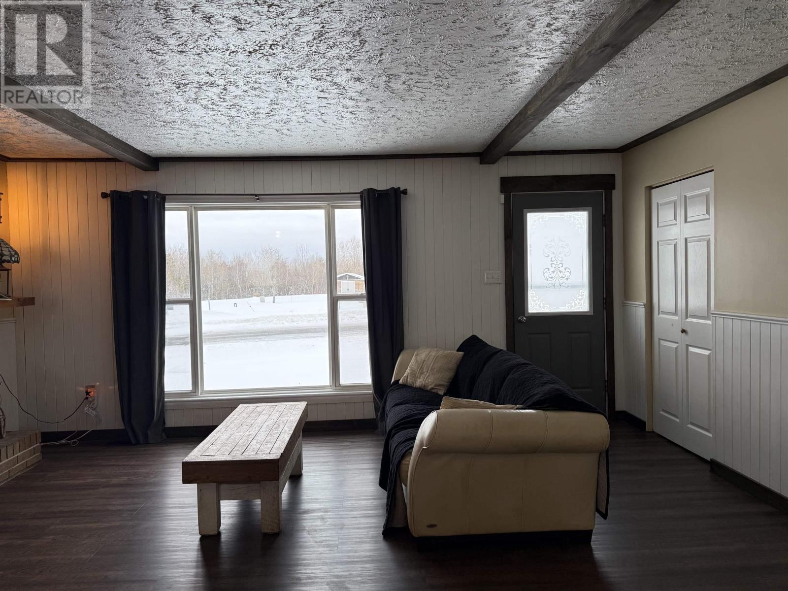 1668 Mackay Street - 5
