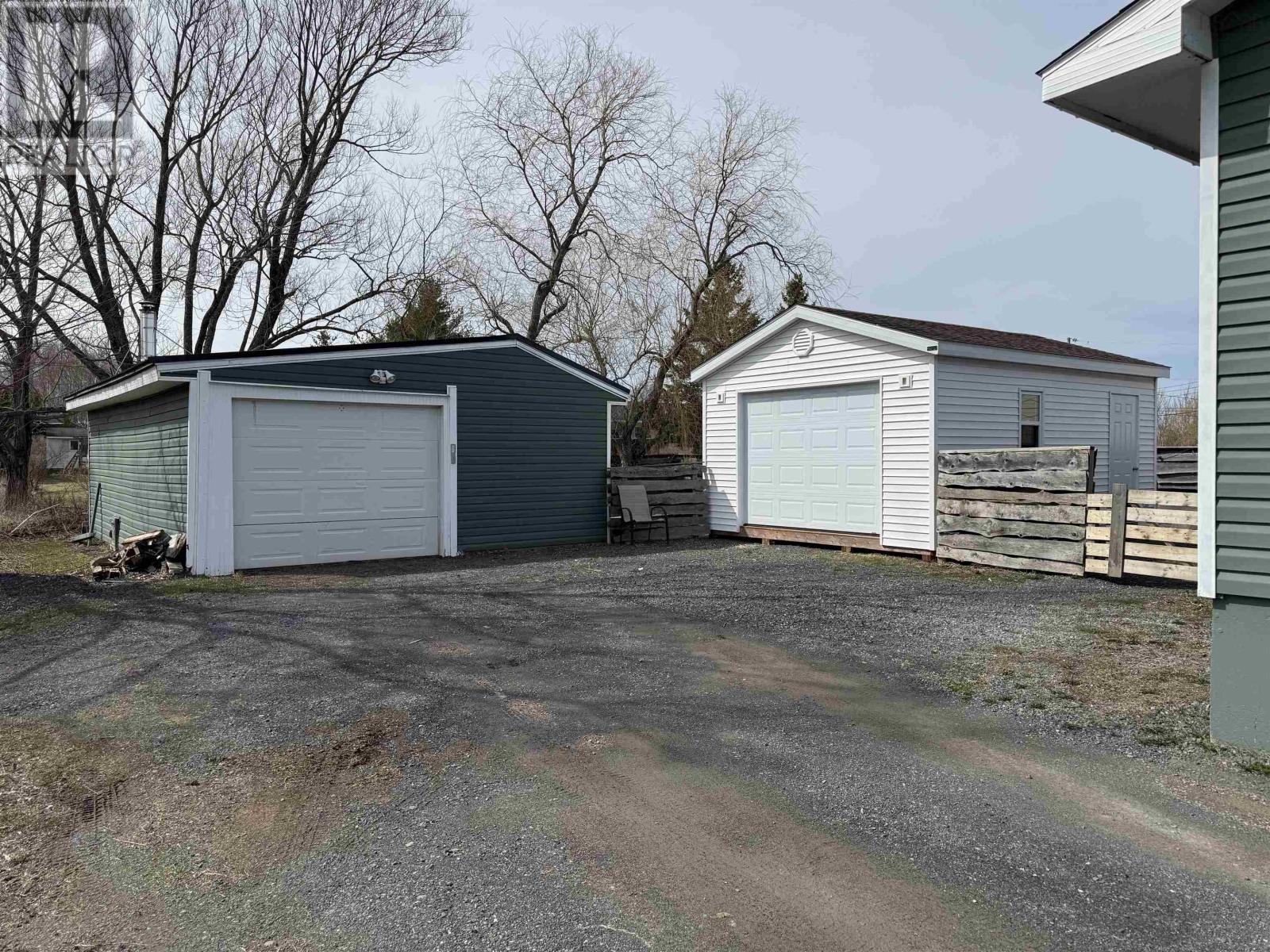 1668 Mackay Street - 3