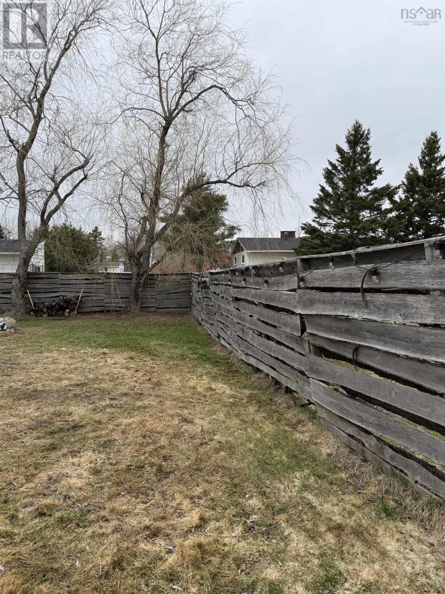 Property 39 of 41 of 1668 Mackay Street