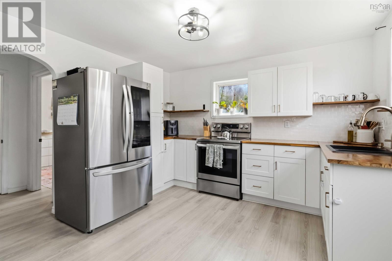 Property 10 of 31 of 8 Faulkner Crescent