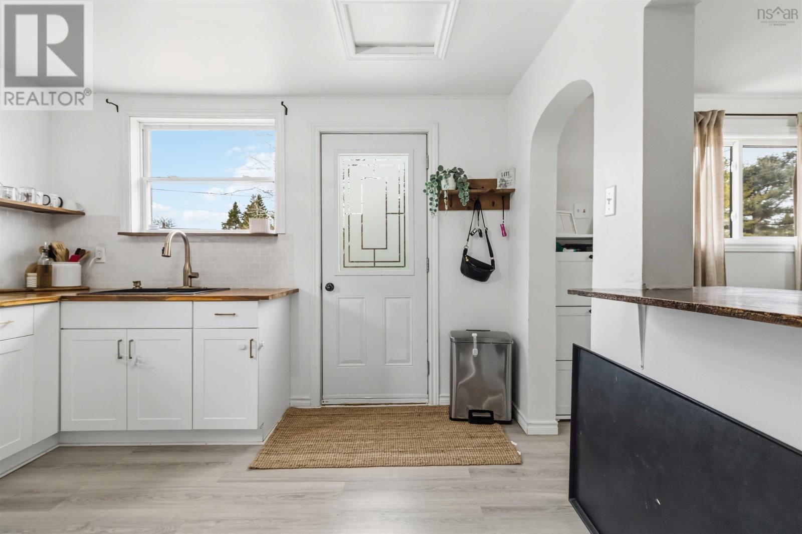 Property 6 of 31 of 8 Faulkner Crescent