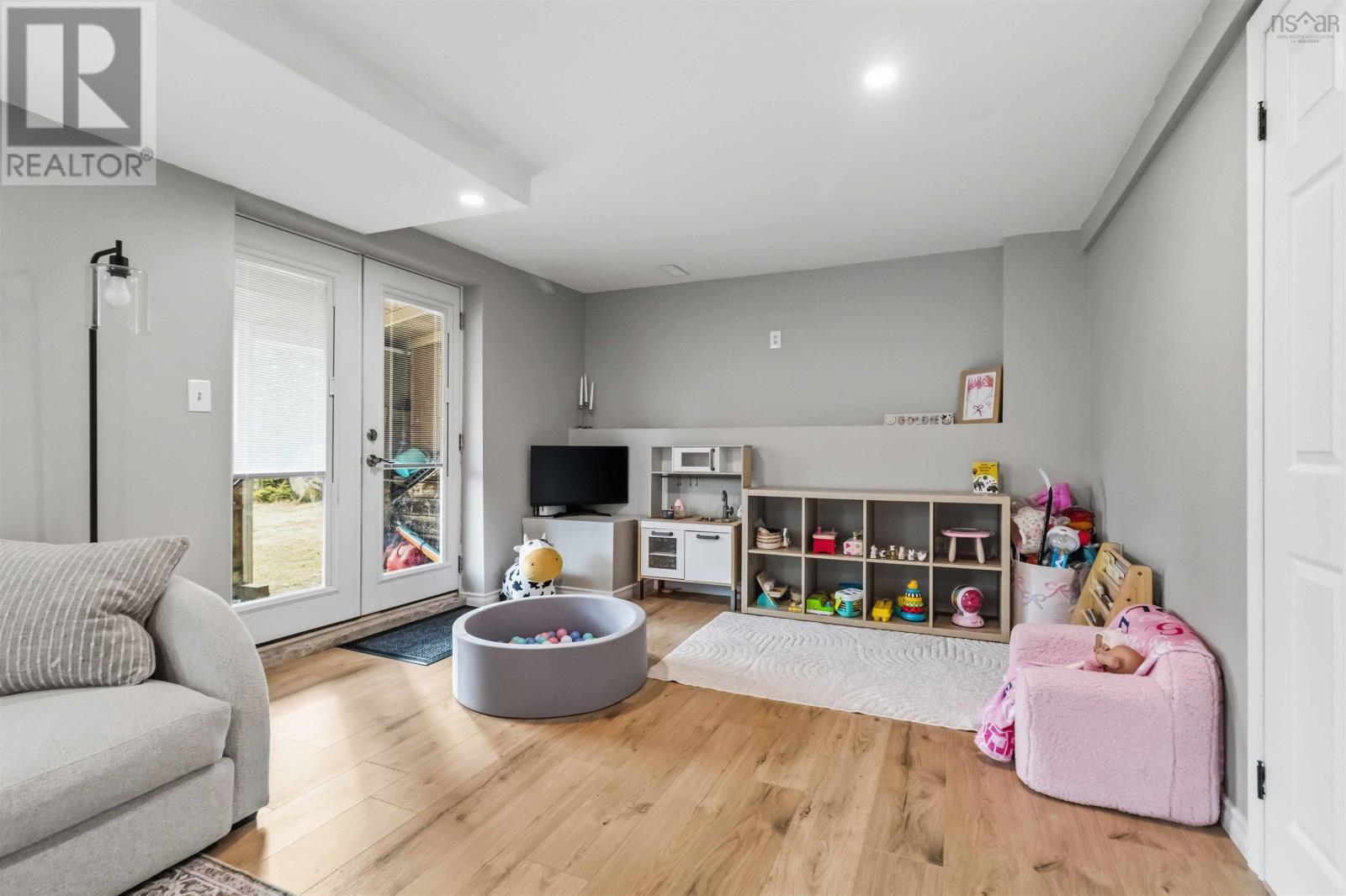 Property 26 of 31 of 8 Faulkner Crescent