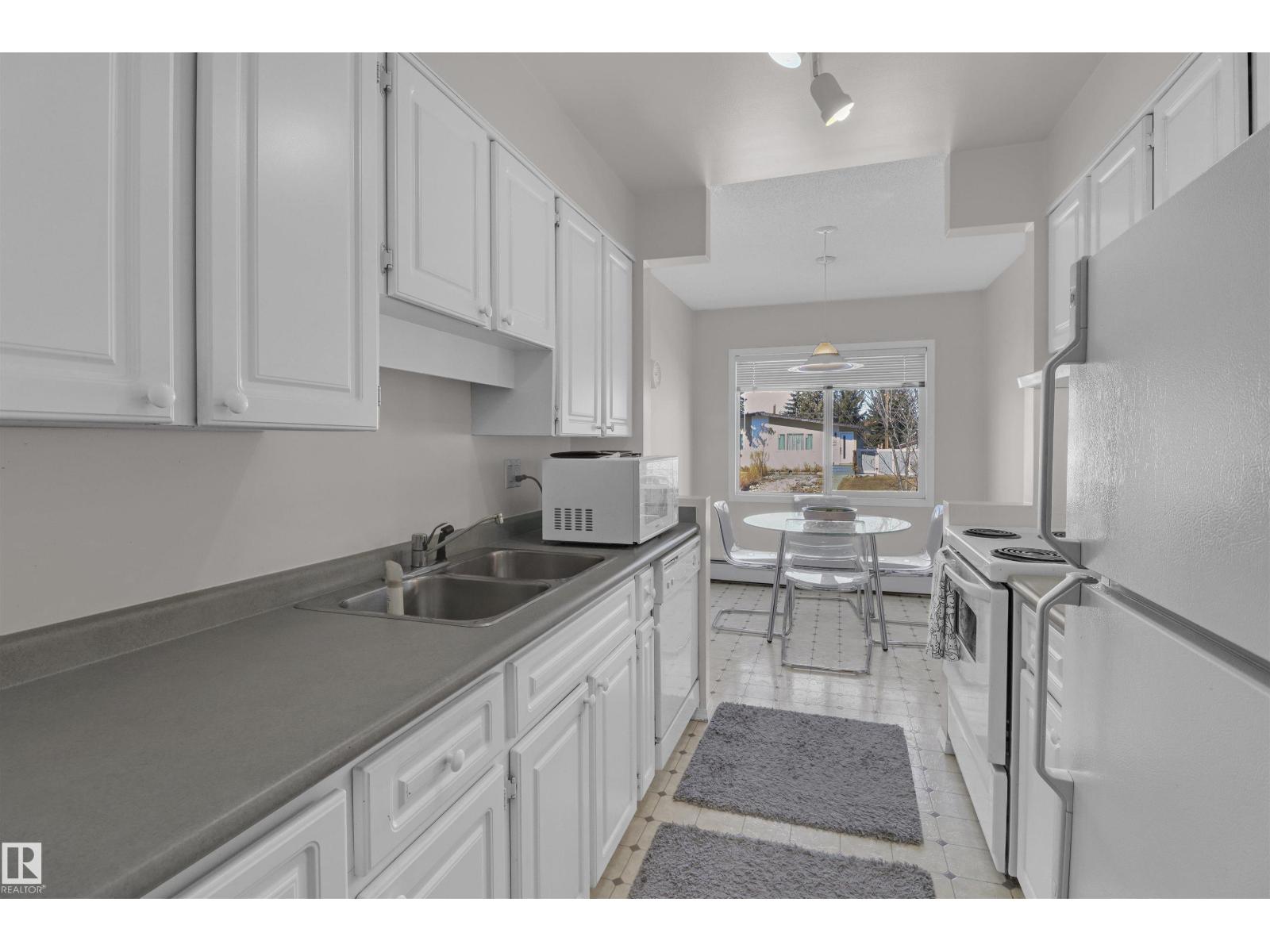 #201 11445 41 AV NW, Edmonton