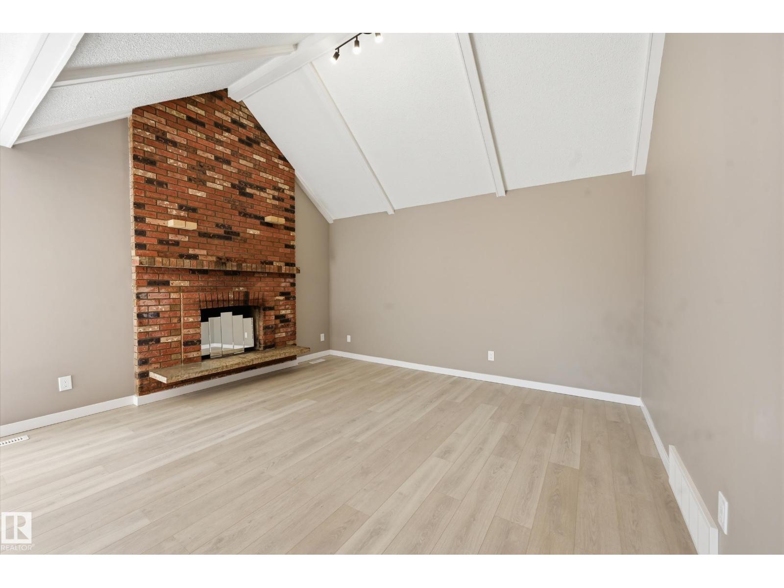 6907 19 AV NW, Edmonton