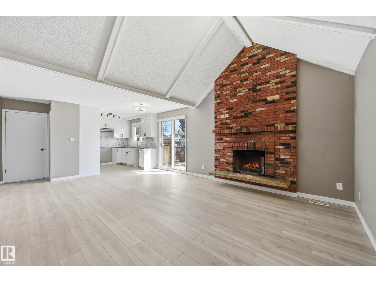 6907 19 AV NW, Edmonton