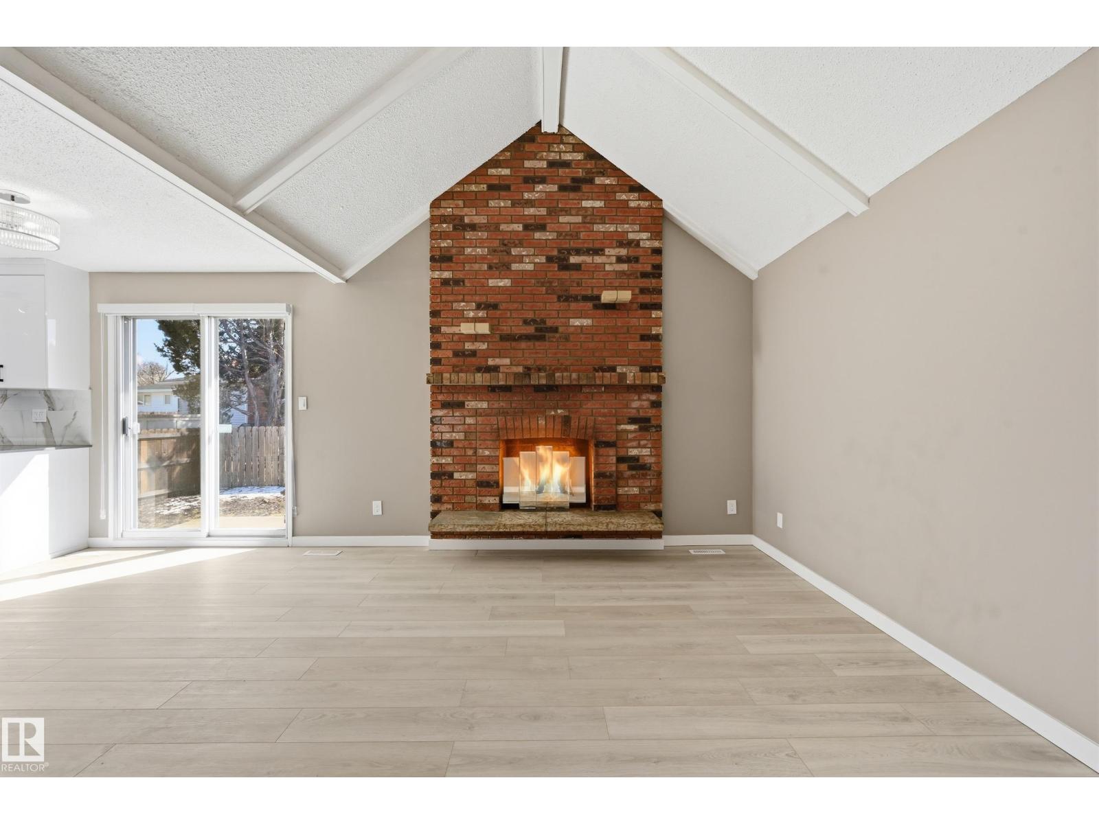 6907 19 AV NW, Edmonton