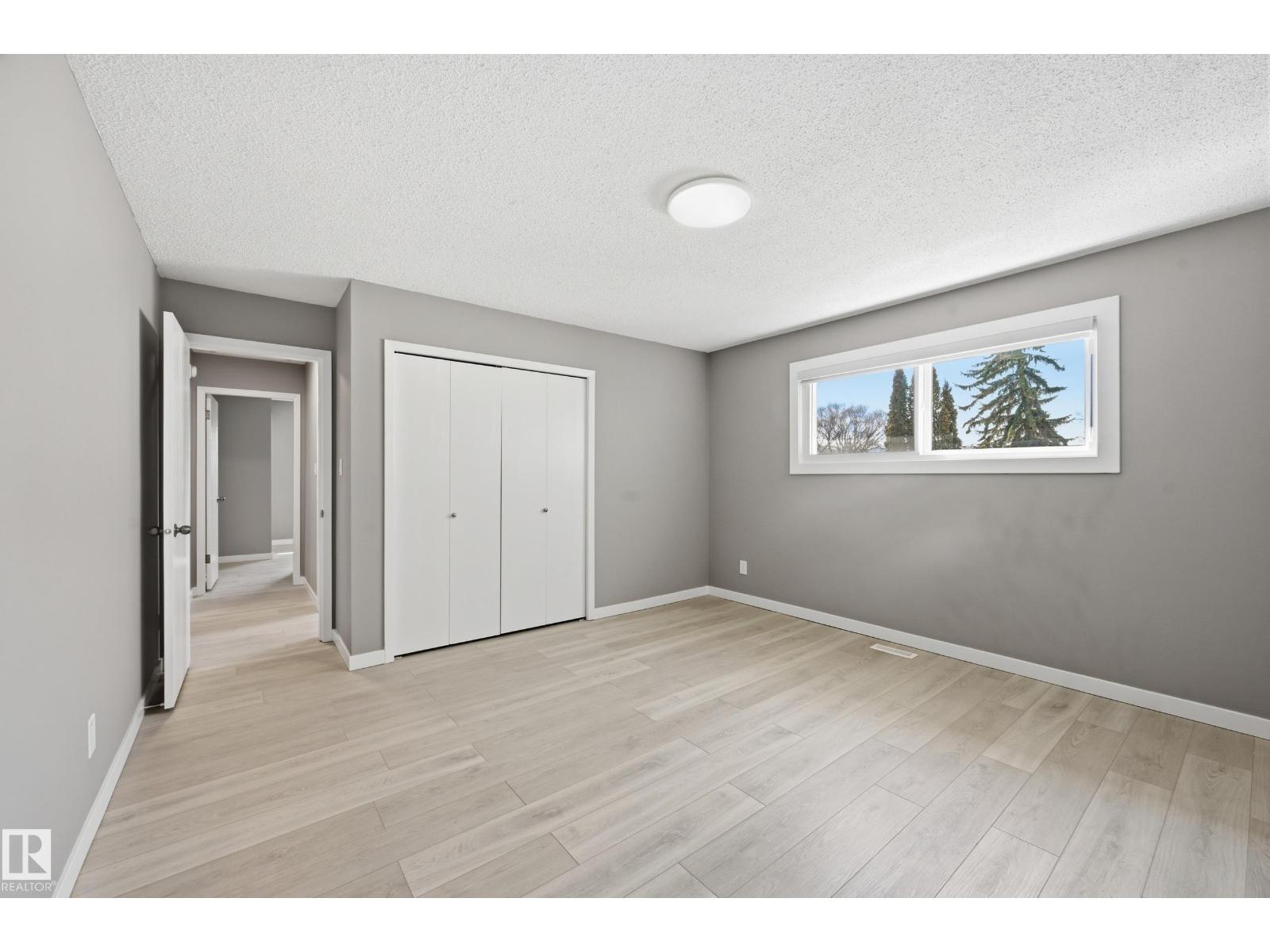 6907 19 AV NW, Edmonton