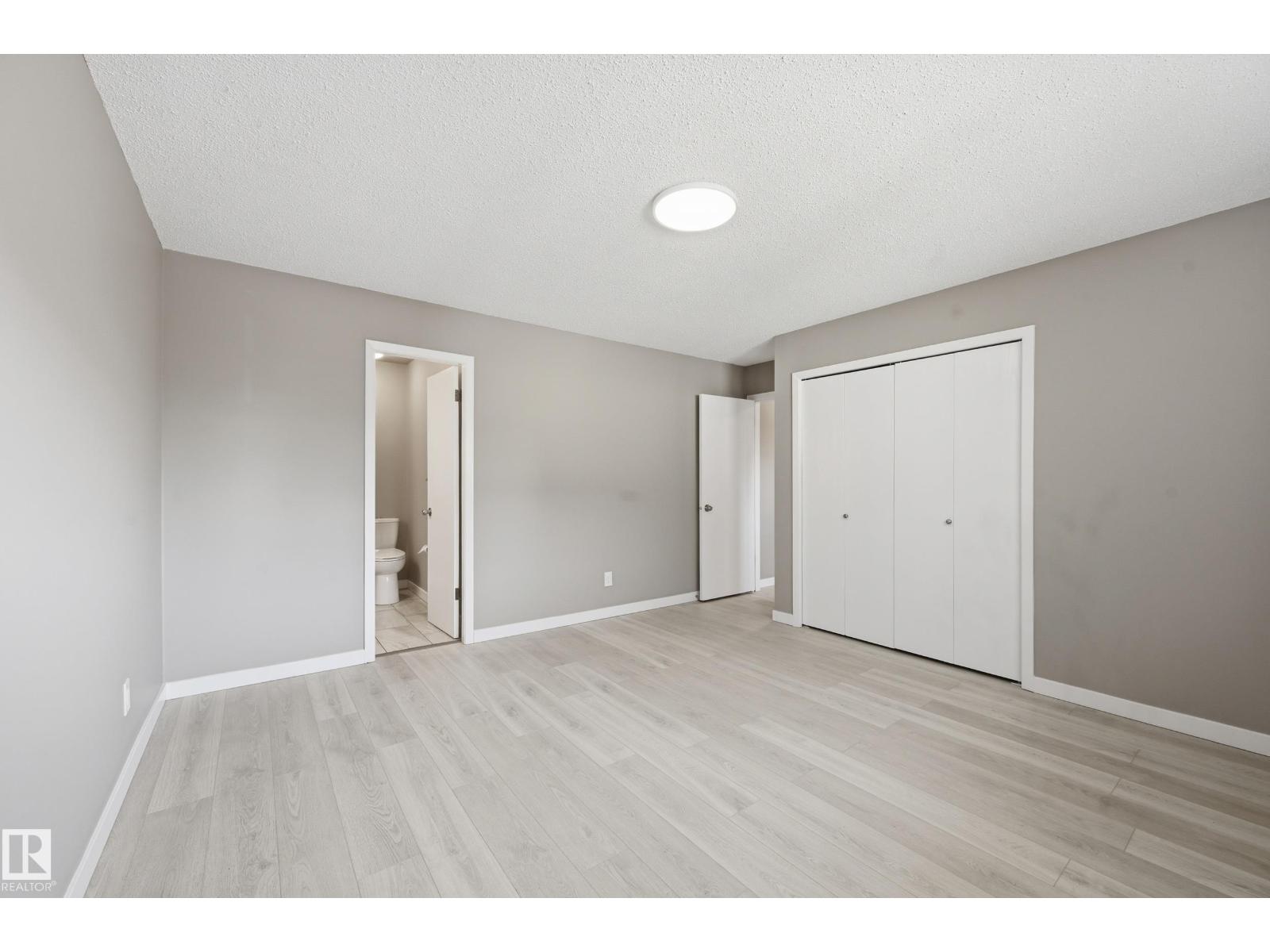 6907 19 AV NW, Edmonton