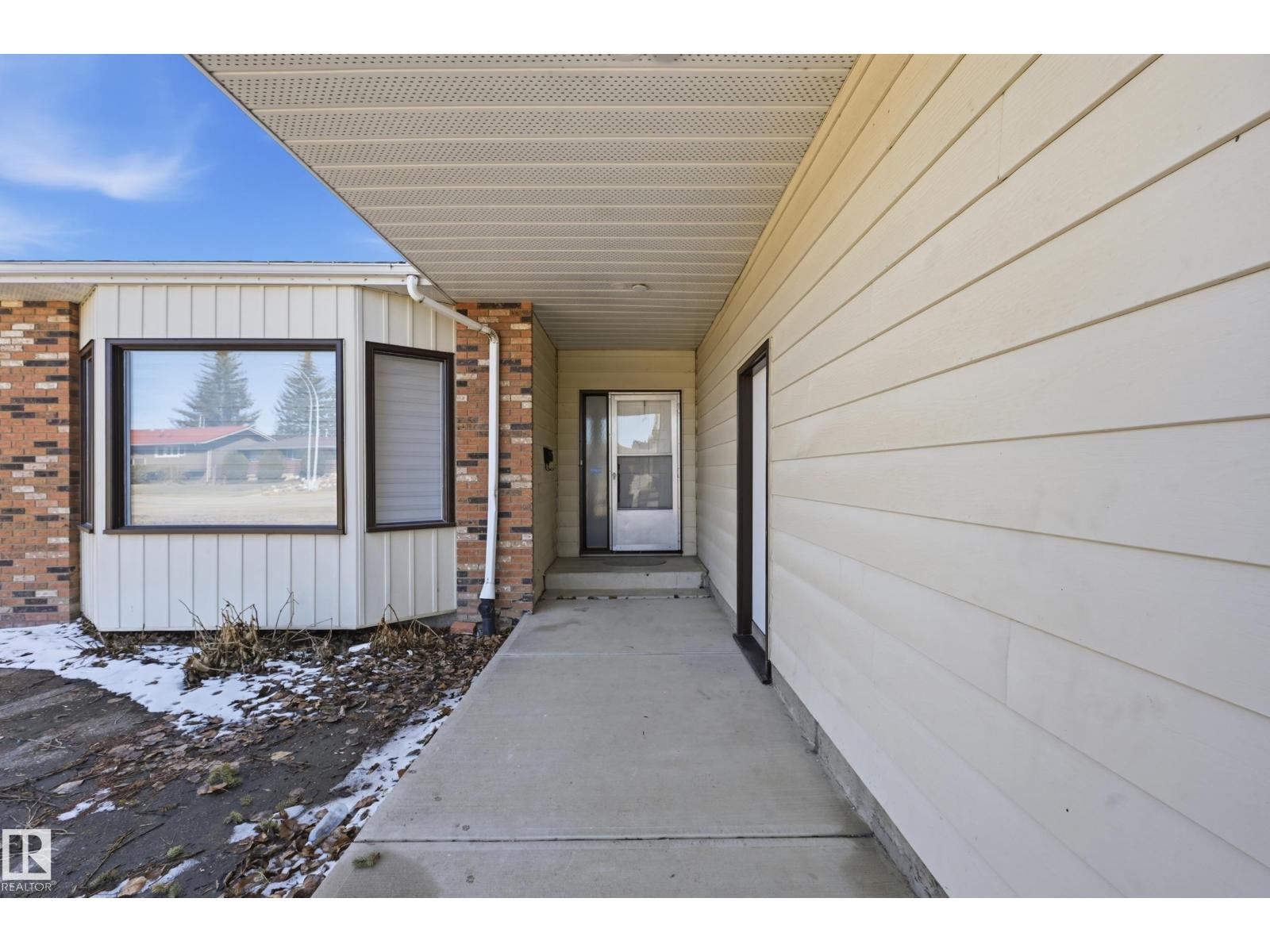 6907 19 AV NW, Edmonton