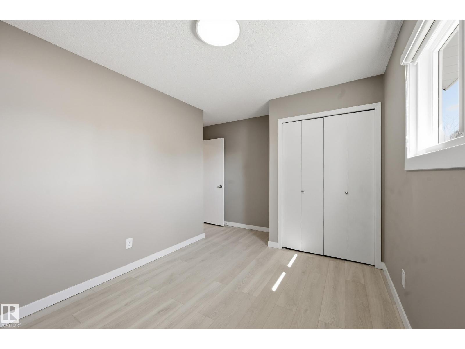 6907 19 AV NW, Edmonton