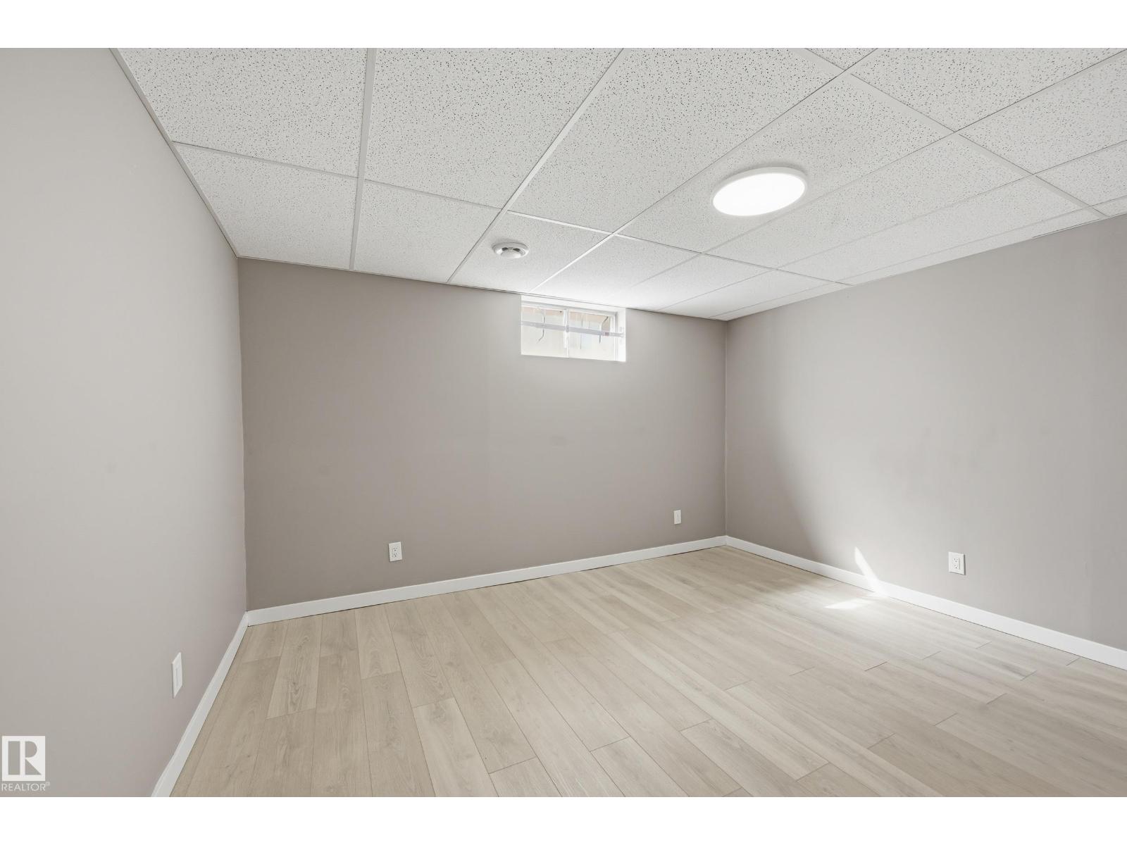 6907 19 AV NW, Edmonton