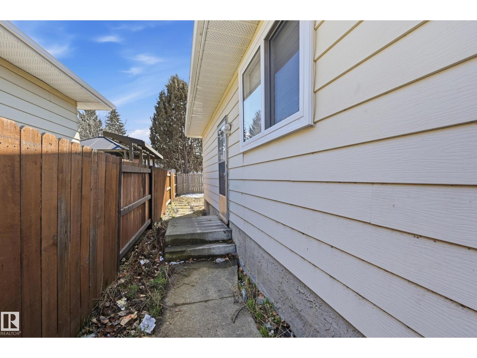 6907 19 AV NW, Edmonton