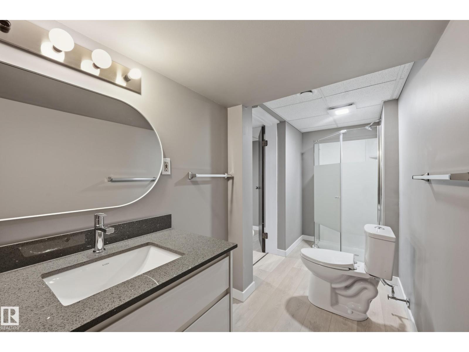 6907 19 AV NW, Edmonton