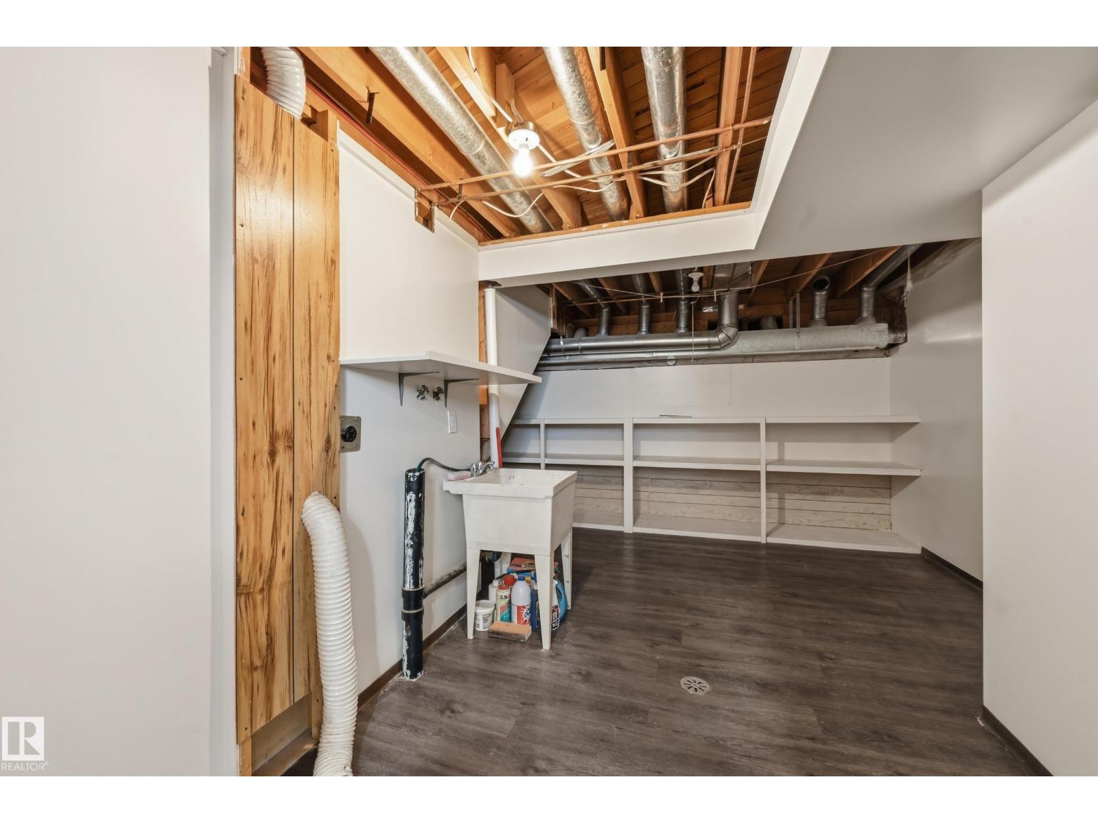 6907 19 AV NW, Edmonton