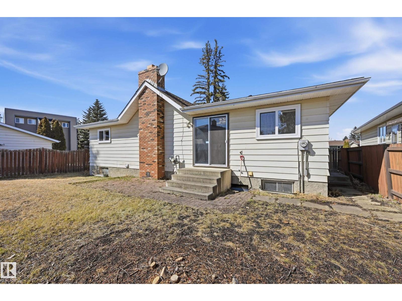 6907 19 AV NW, Edmonton