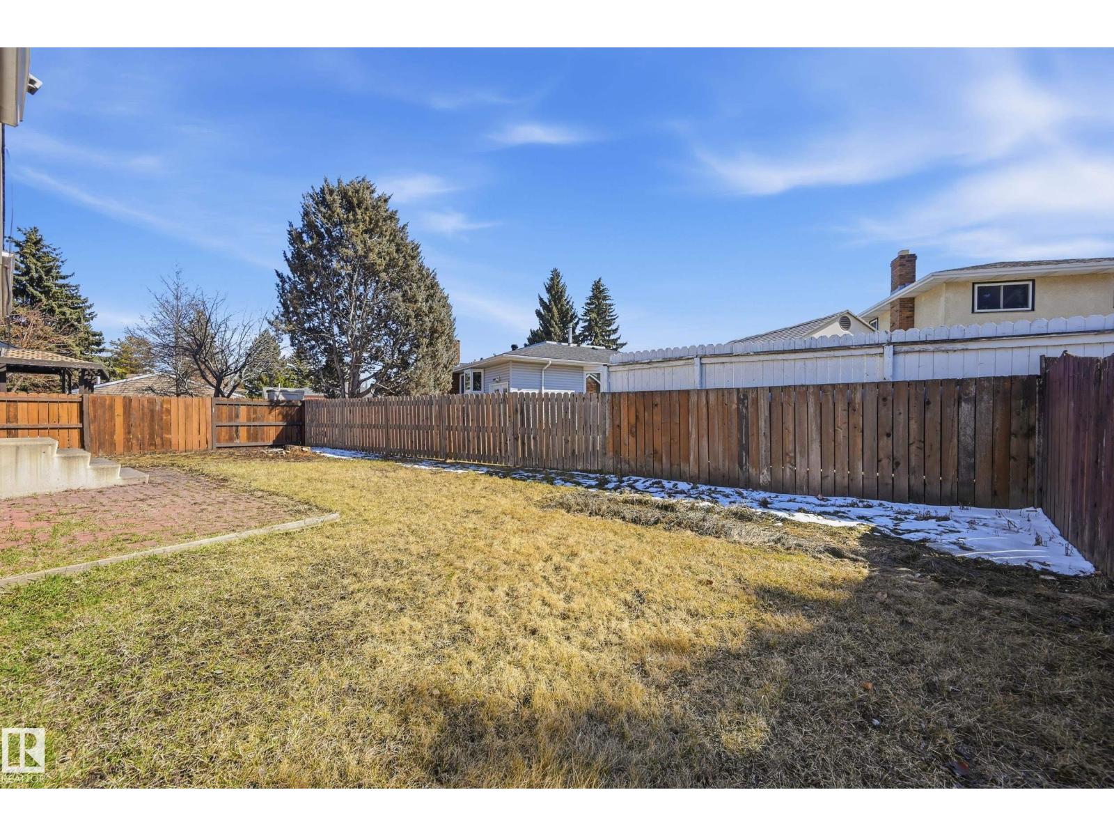 6907 19 AV NW, Edmonton