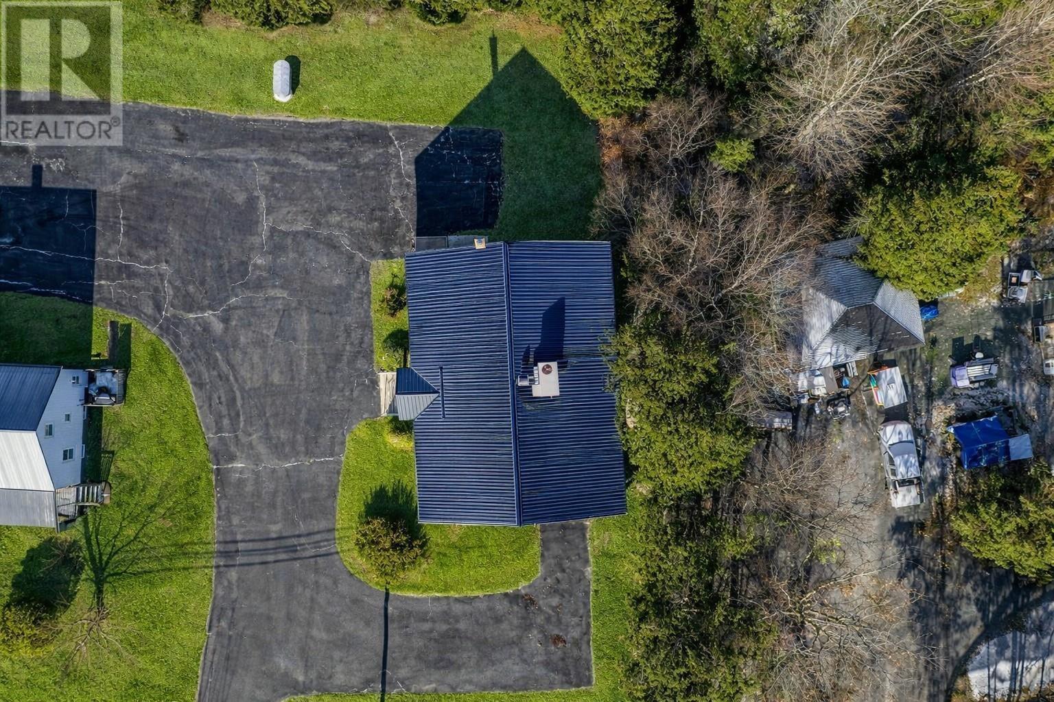 Property 20 of 21 of 7795 Nova Scotia Trunk 7