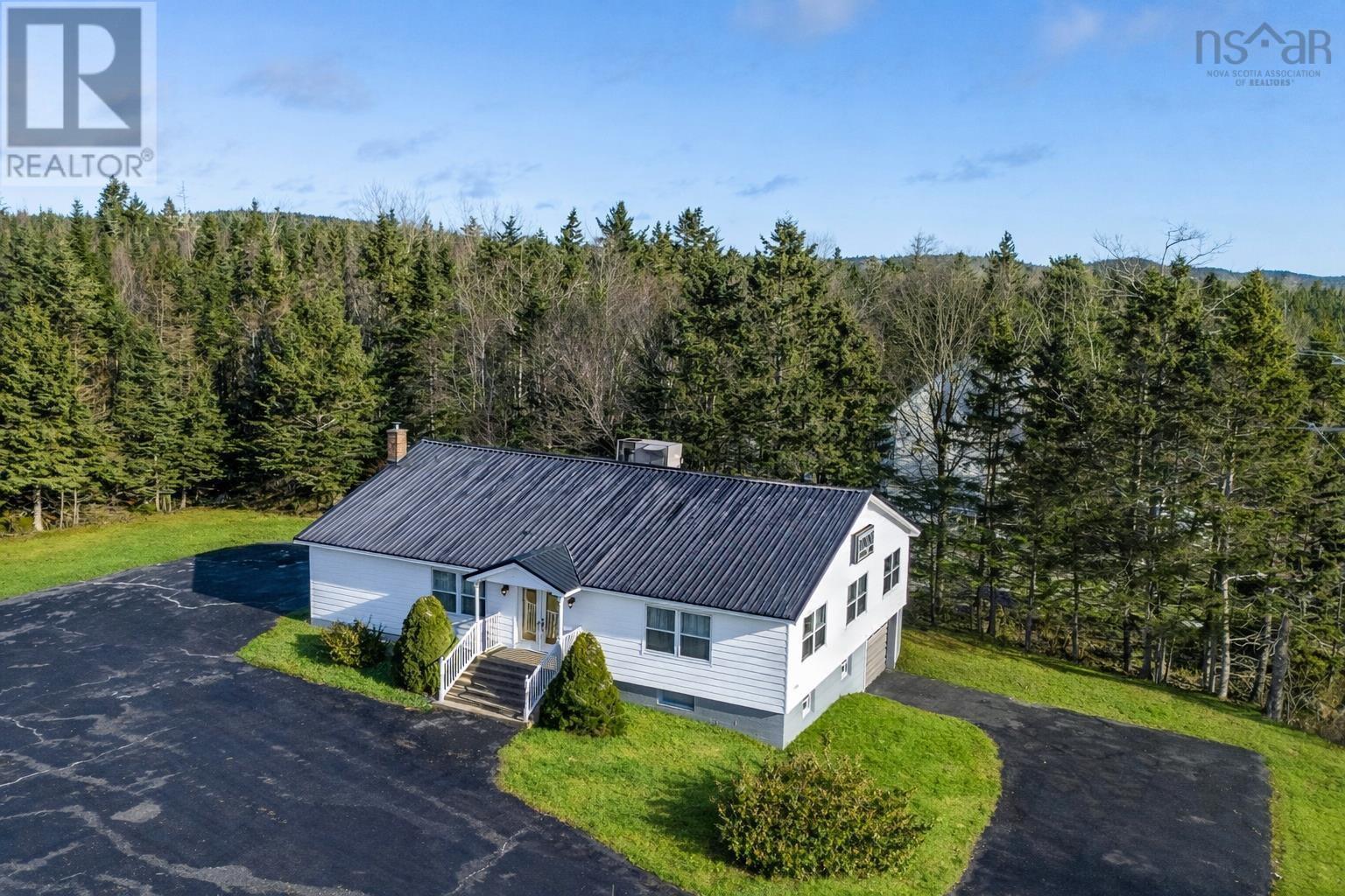 Property photo of 7795 Nova Scotia Trunk 7