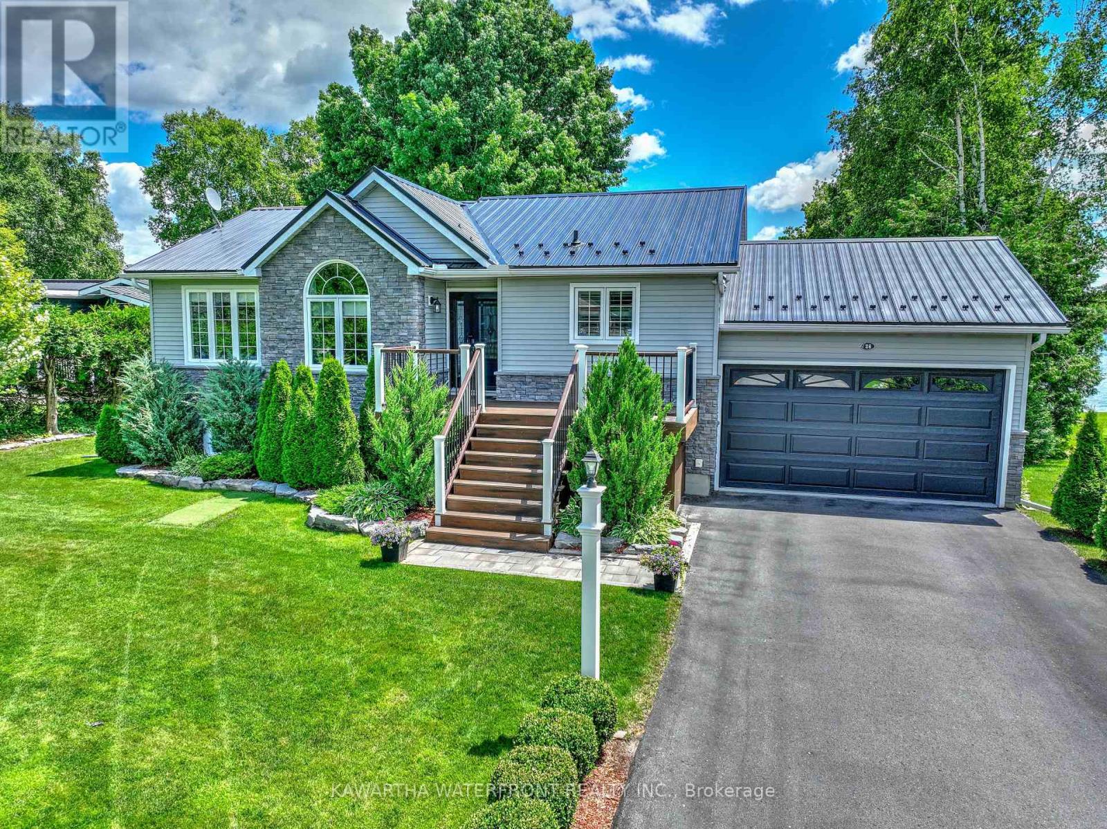 26 GREENWOOD CRESCENT - 1