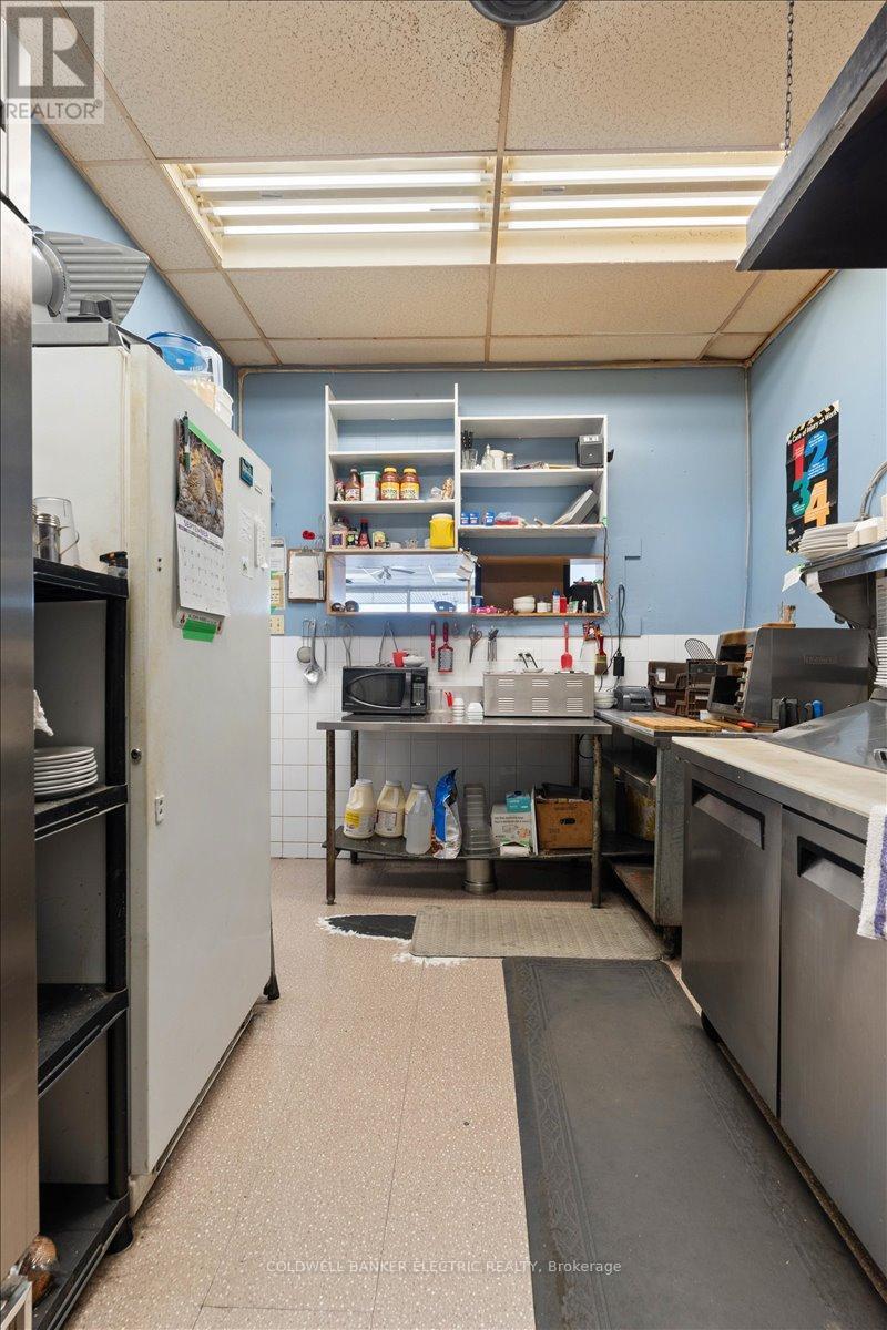 UNIT #10 - 833 CHEMONG ROAD — photo 9