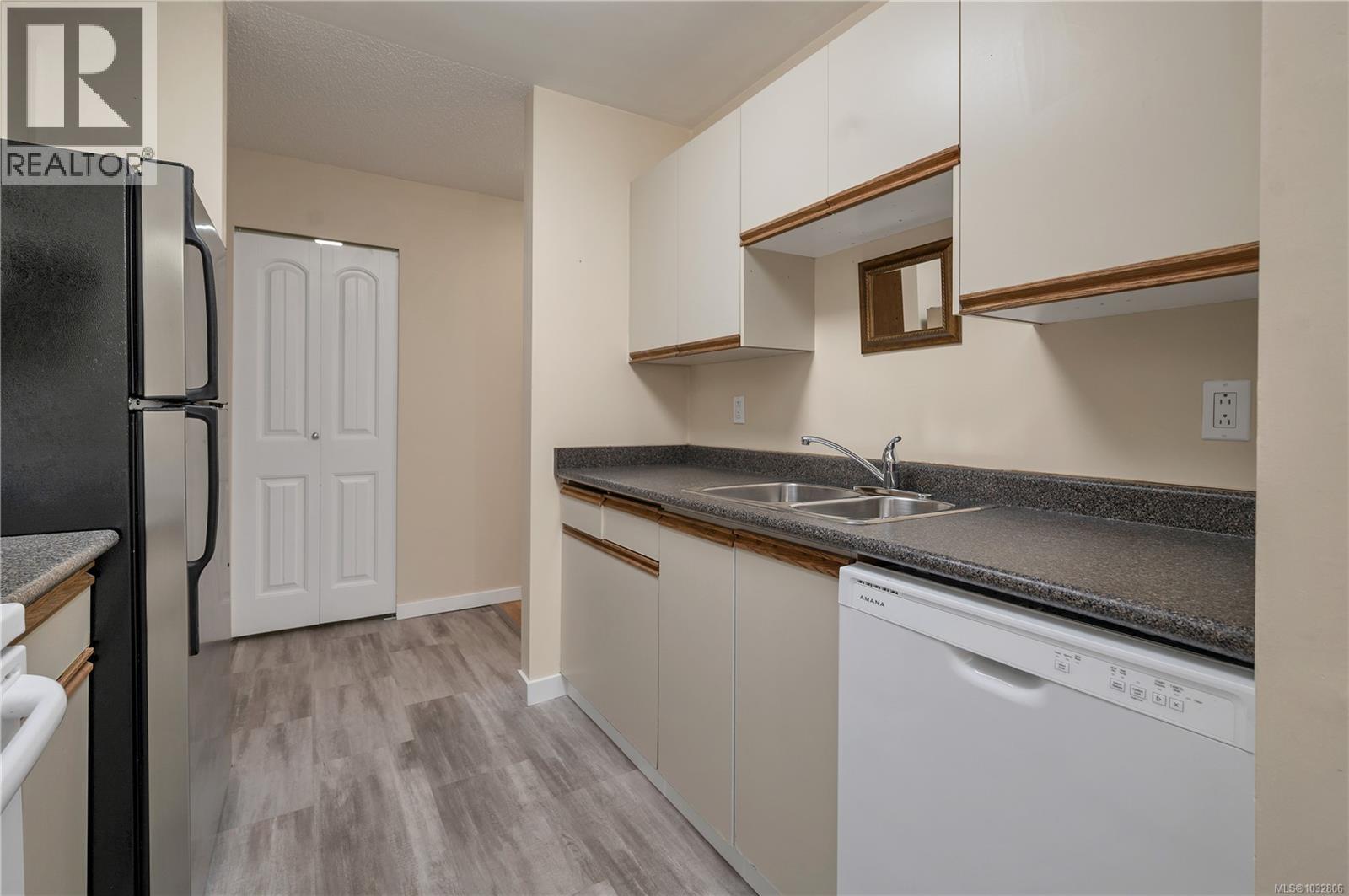 #113 585 Dogwood St S - 11