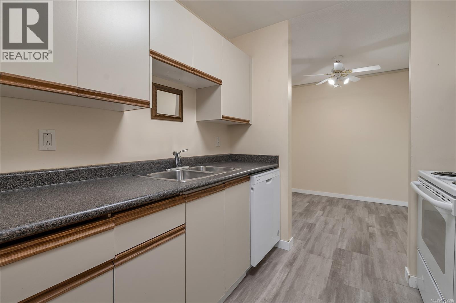 #113 585 Dogwood St S - 9