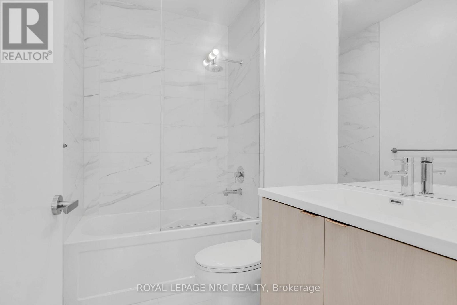Ensuite Bathroom - 4PC