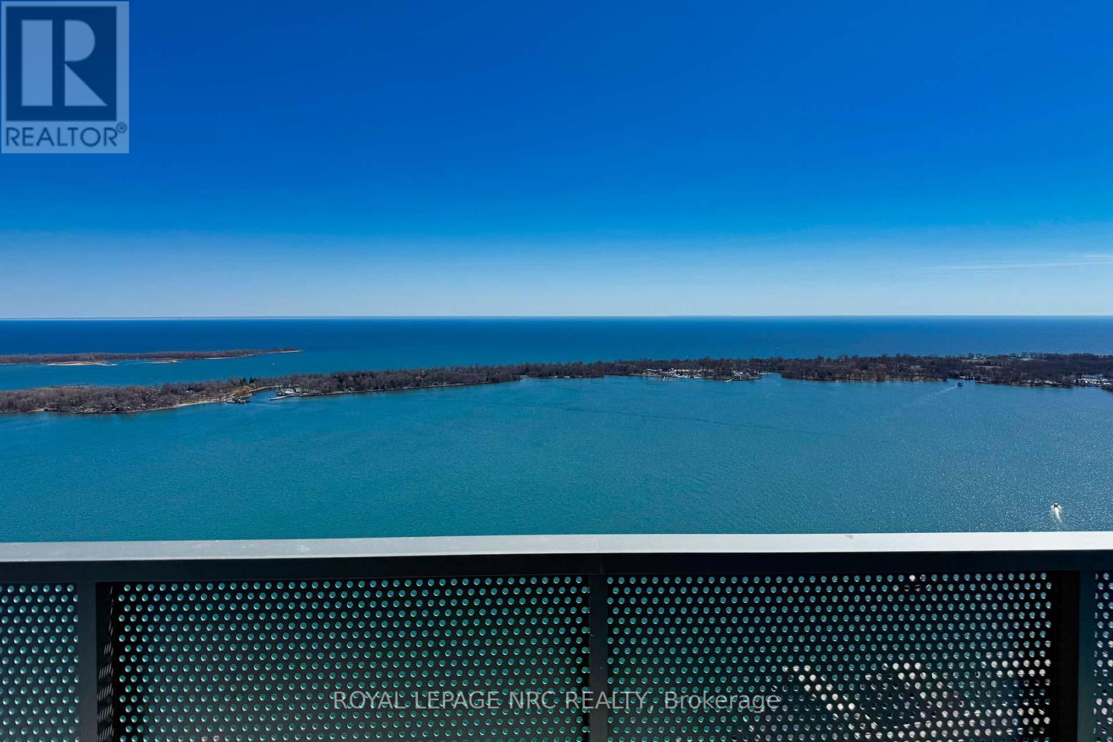 Breathtaking Lake view from Balcony