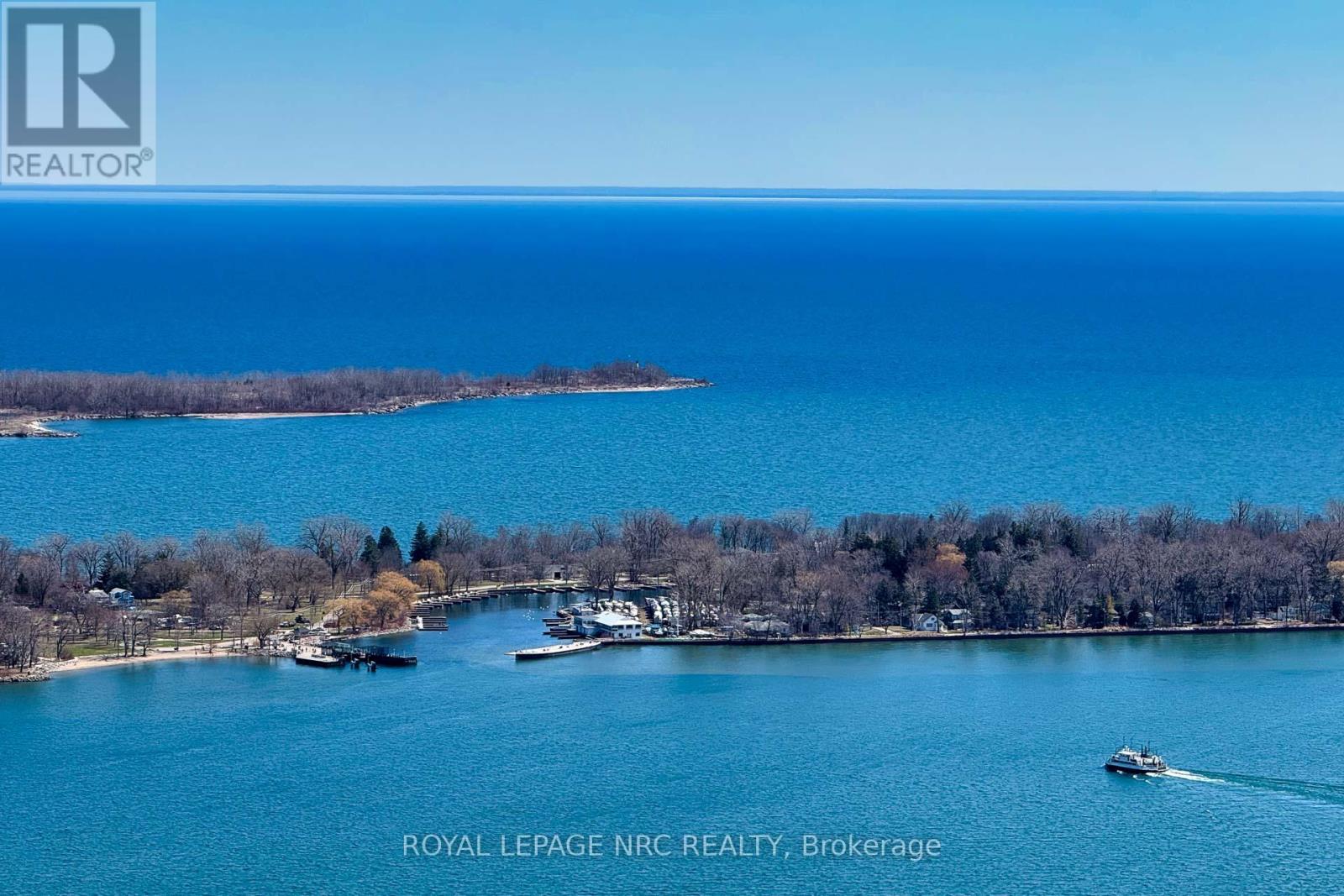 Breathtaking Lake view from Balcony