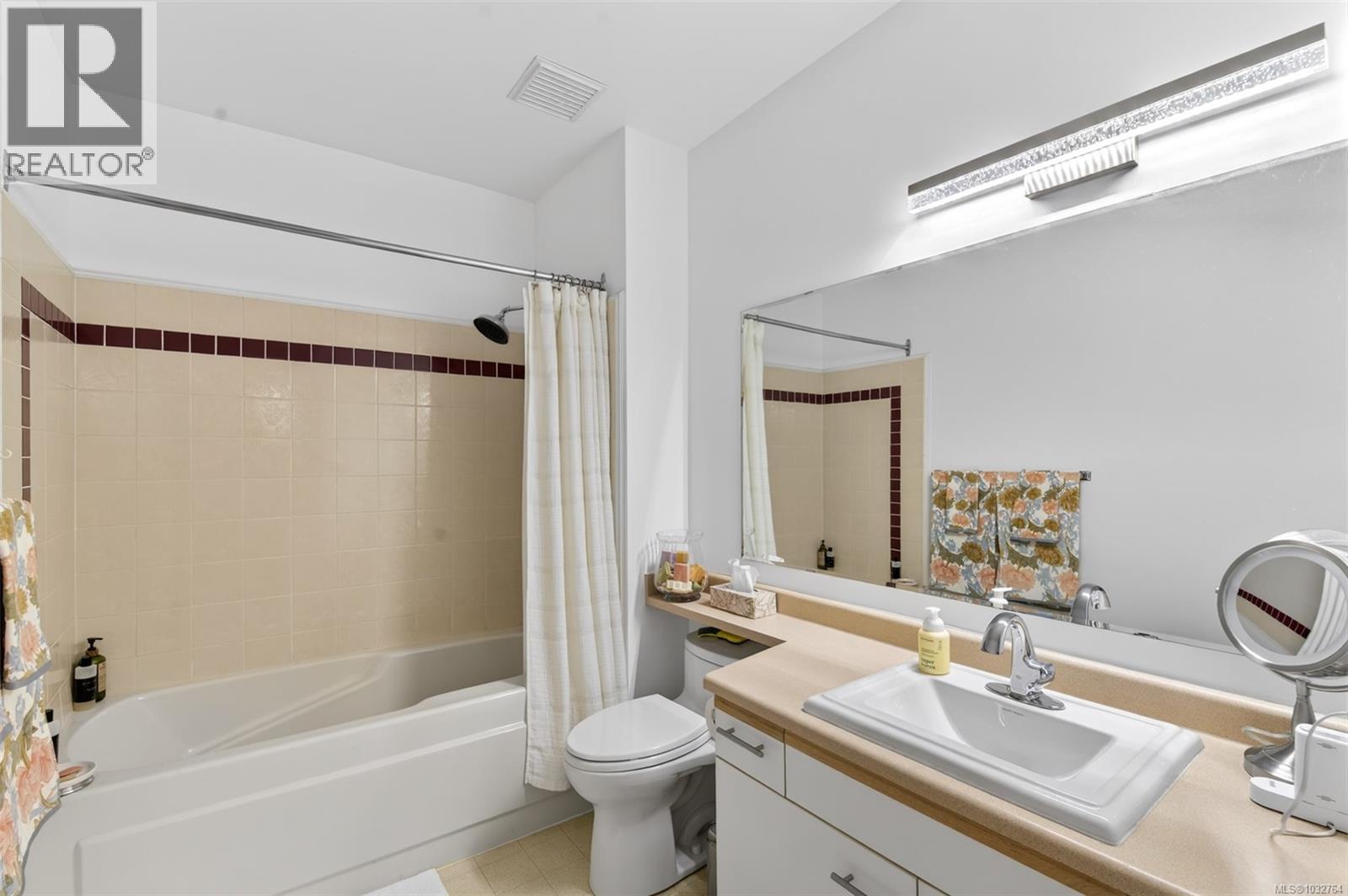 618 50 Songhees Road, Victoria