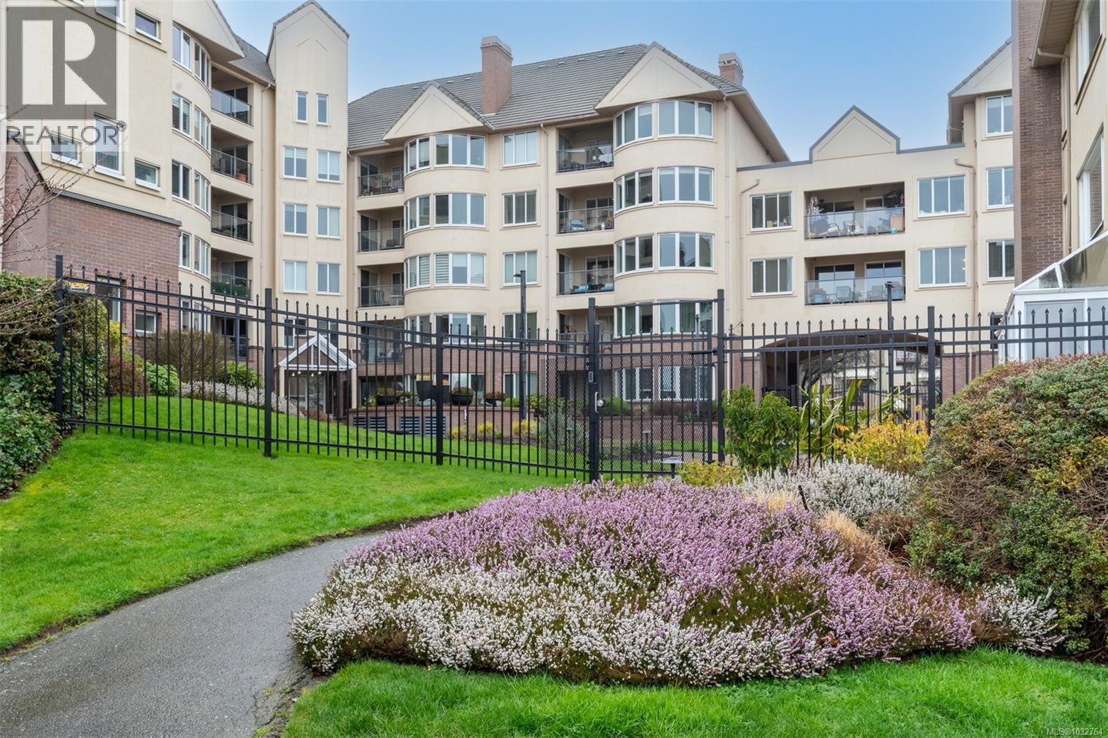 618 50 Songhees Road, Victoria