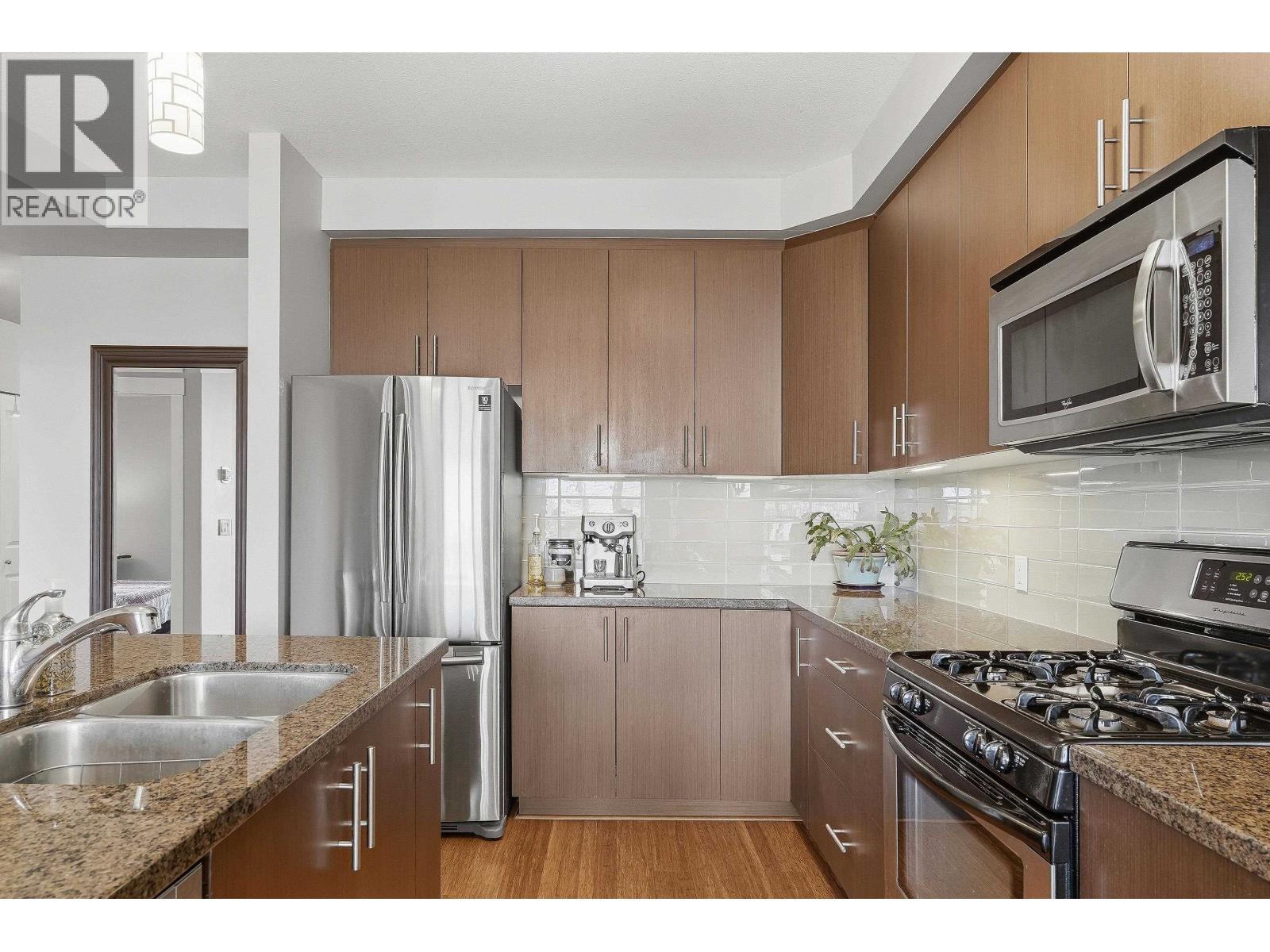 210 6077 LONDON ROAD