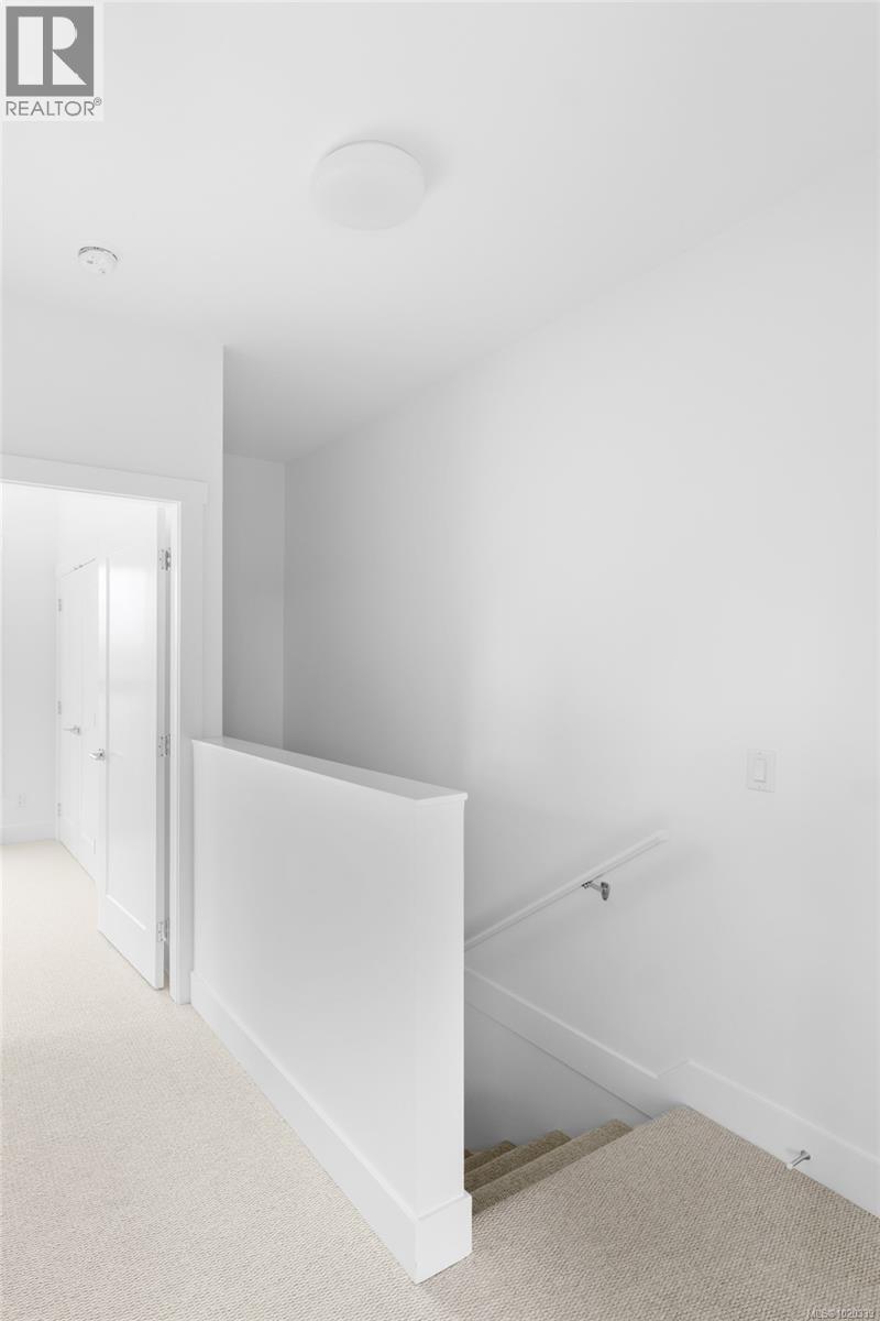 8 2536 Shelbourne Street, Victoria