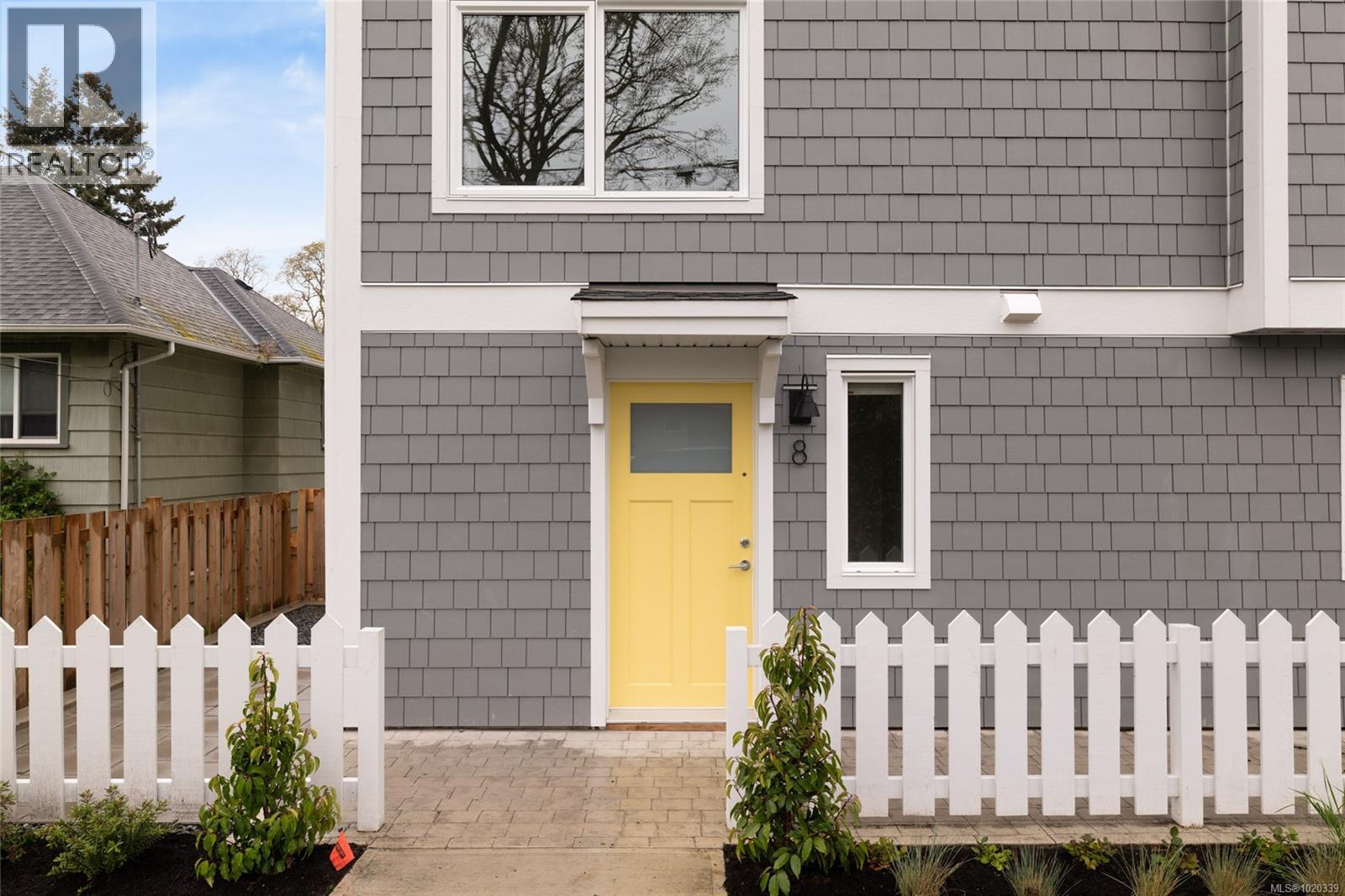 8 2536 Shelbourne Street, Victoria