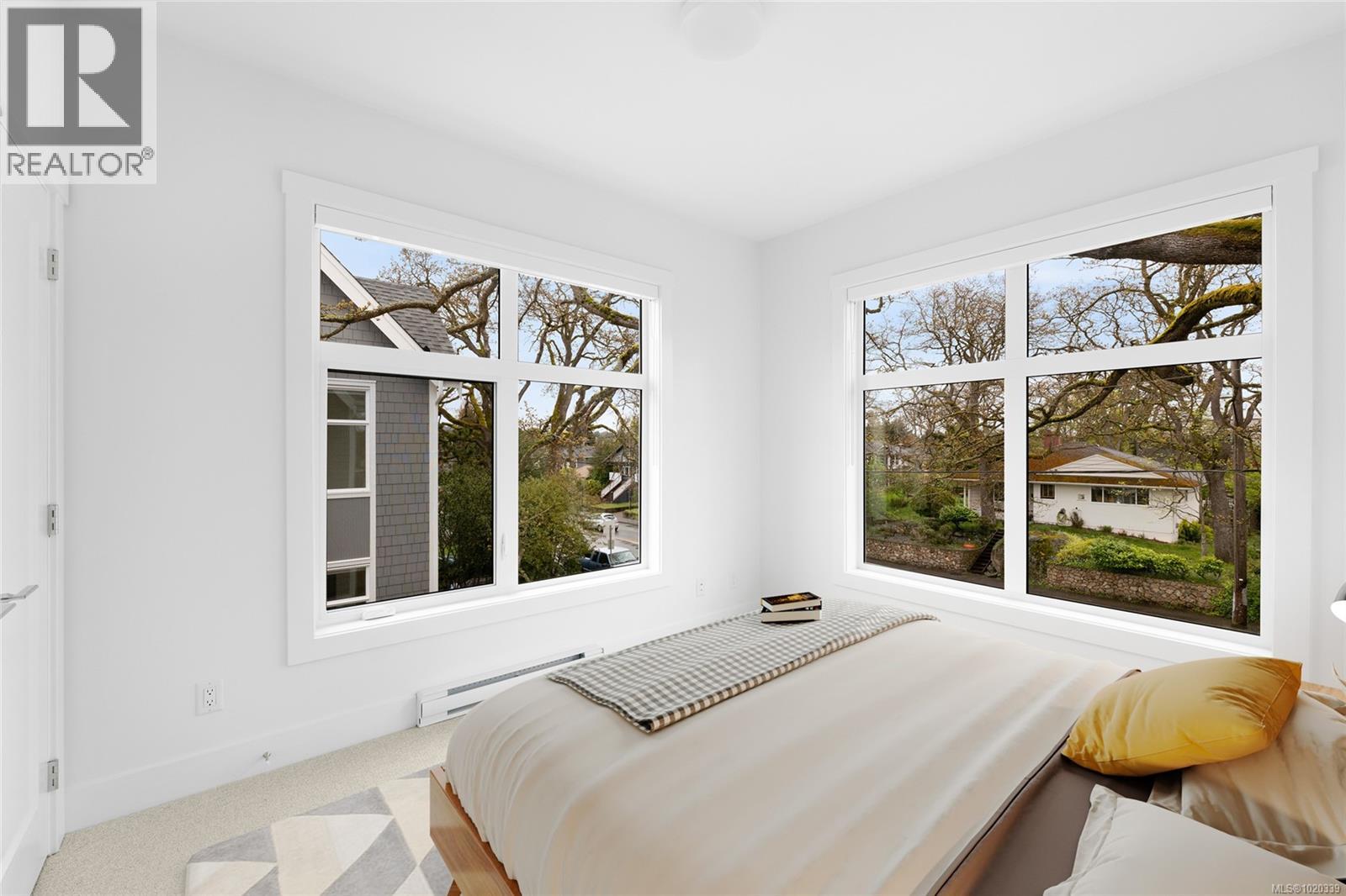 8 2536 Shelbourne Street, Victoria
