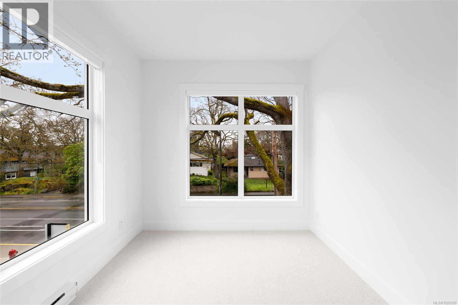 8 2536 Shelbourne Street, Victoria