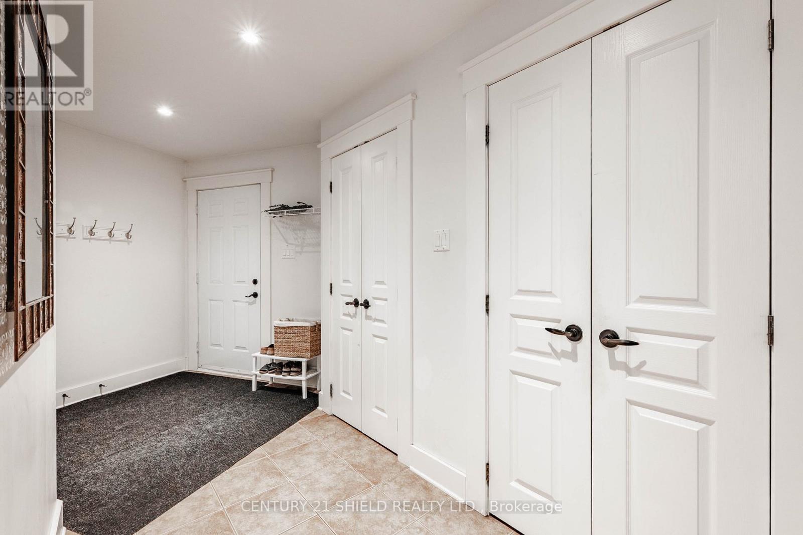 1 FOREST HILL ROAD — photo 31
