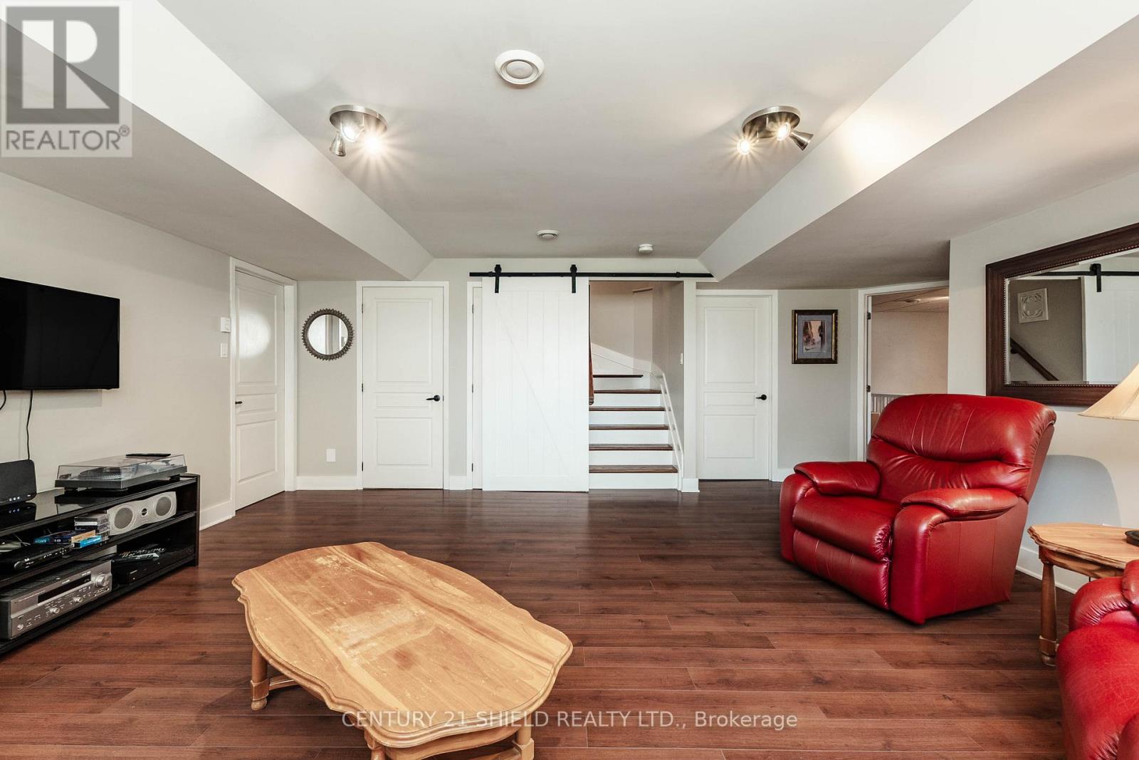 1 FOREST HILL ROAD — photo 36