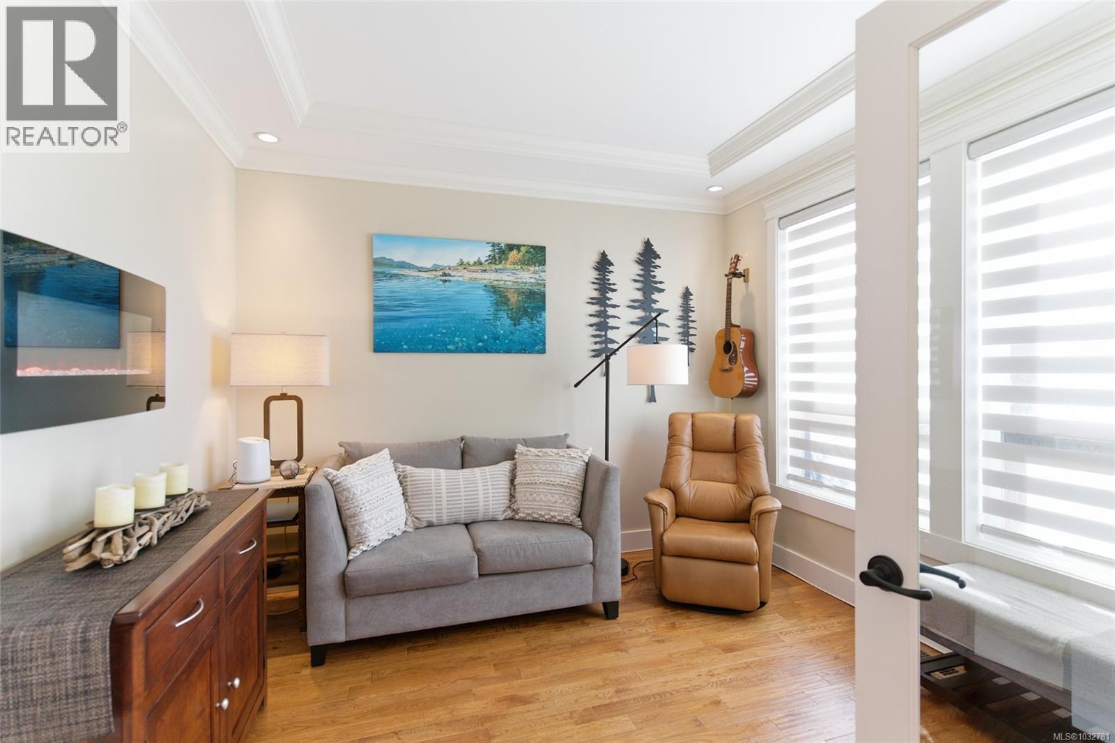 844 Mulholland Dr - 5