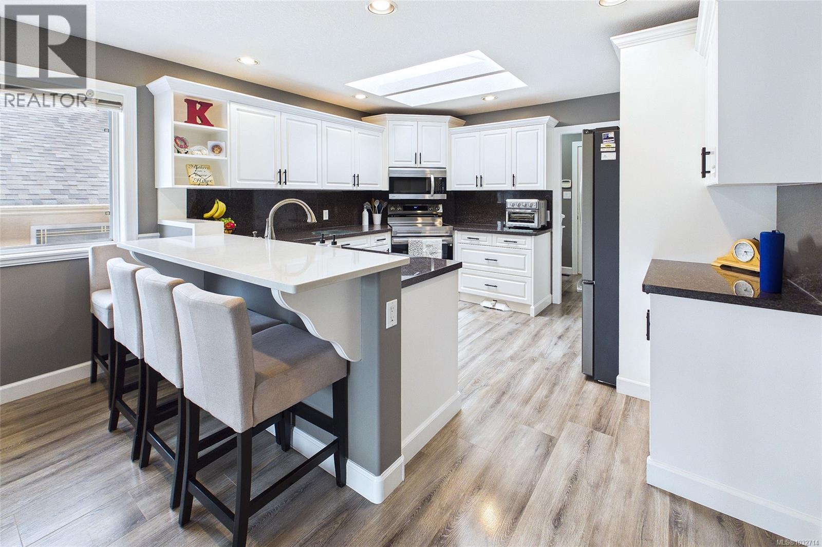 6062 Clarence Way - 22