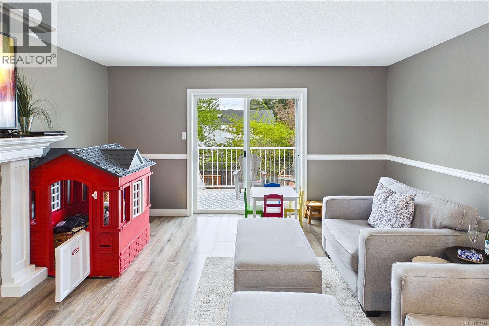 6062 Clarence Way - 24