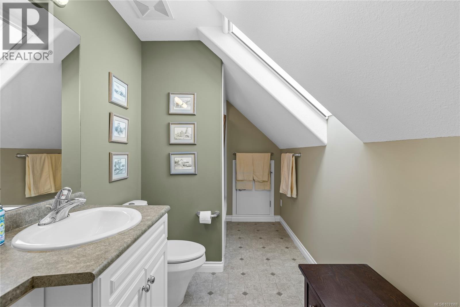 1240 Prestwick Pl - 33