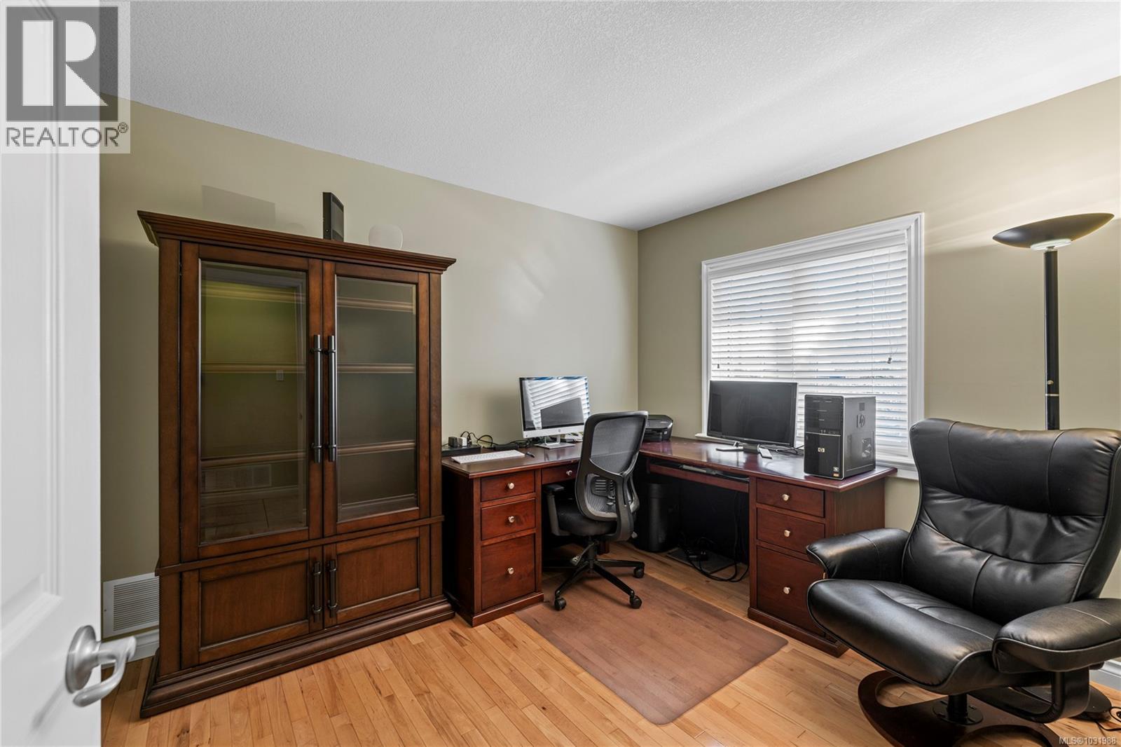 1240 Prestwick Pl - 34
