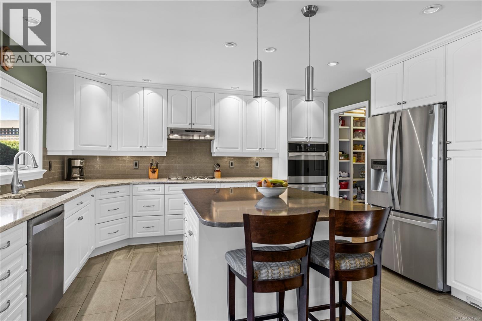 1240 Prestwick Pl - 4