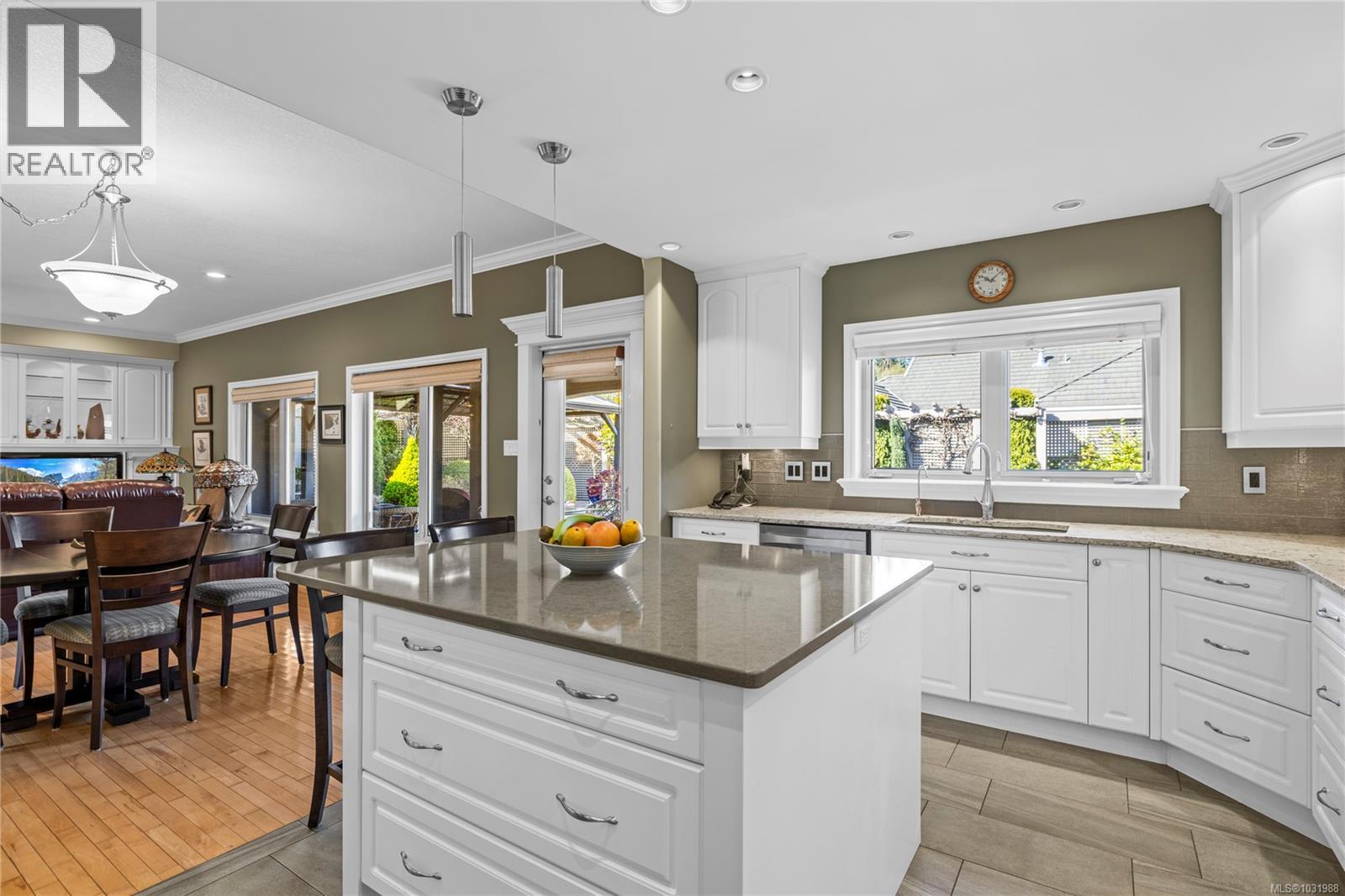 1240 Prestwick Pl - 5